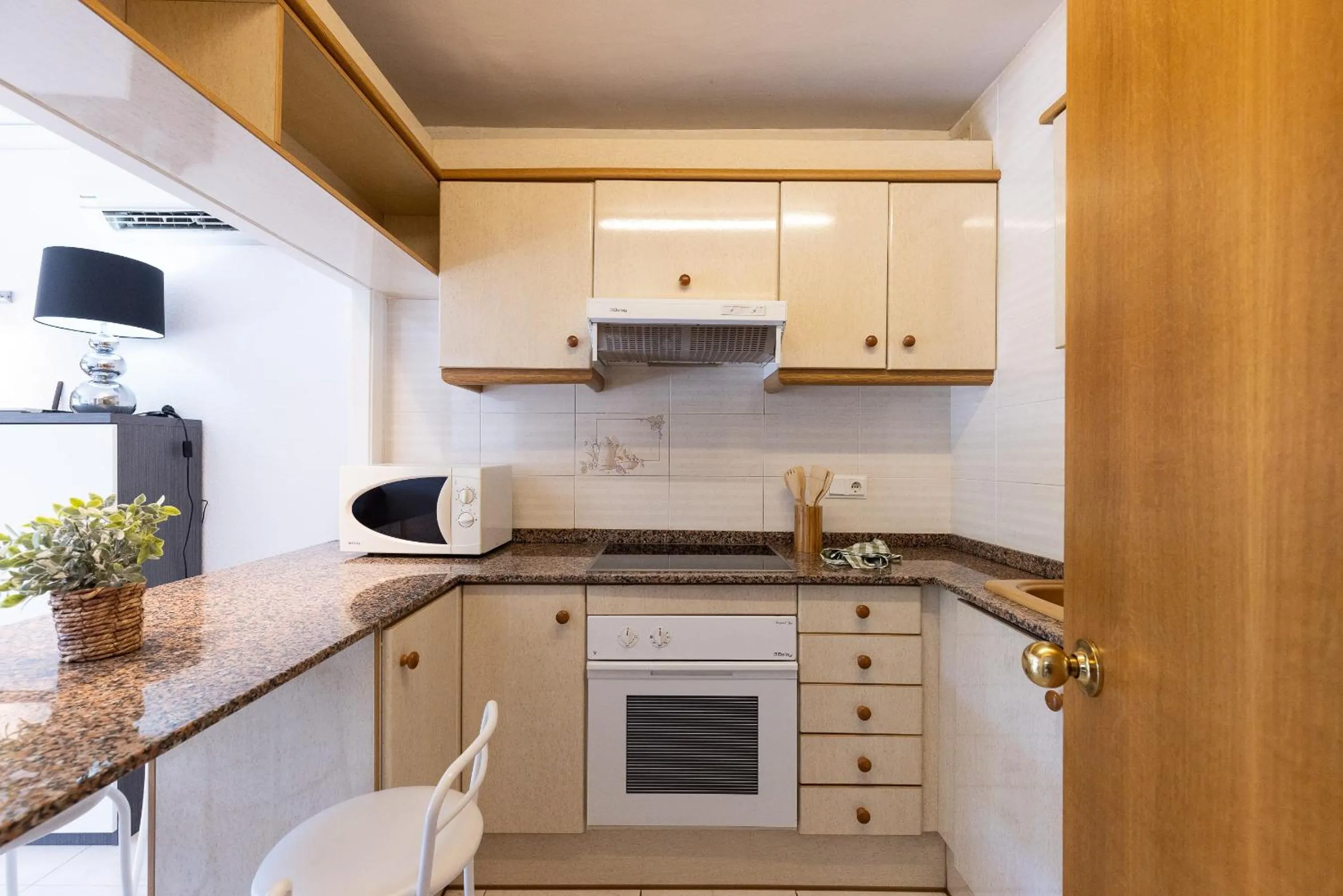 Kitchen or kitchenette in UHC Txingudi Family Apartments