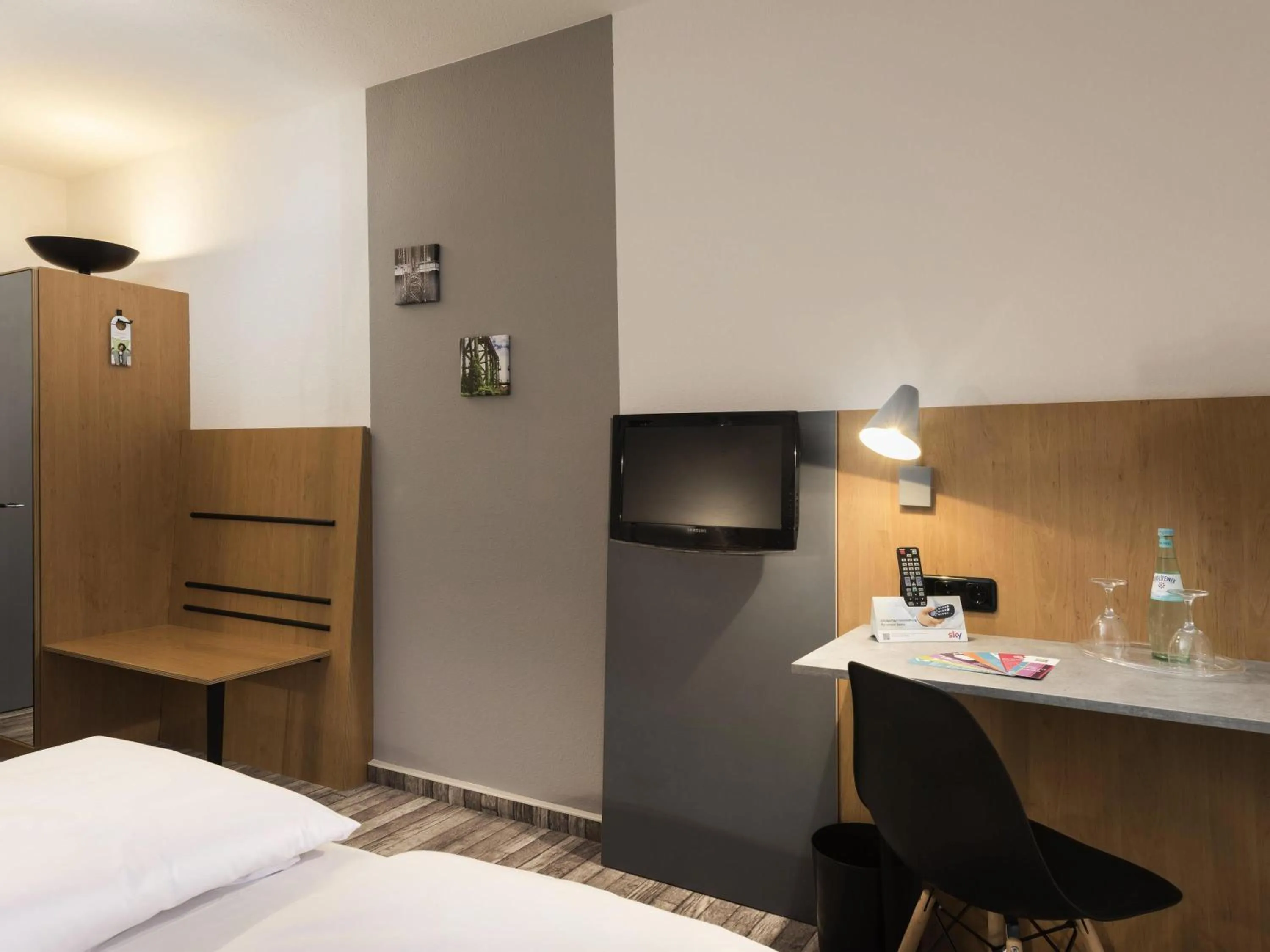Bedroom, Bed in ibis Styles Hotel Gelsenkirchen