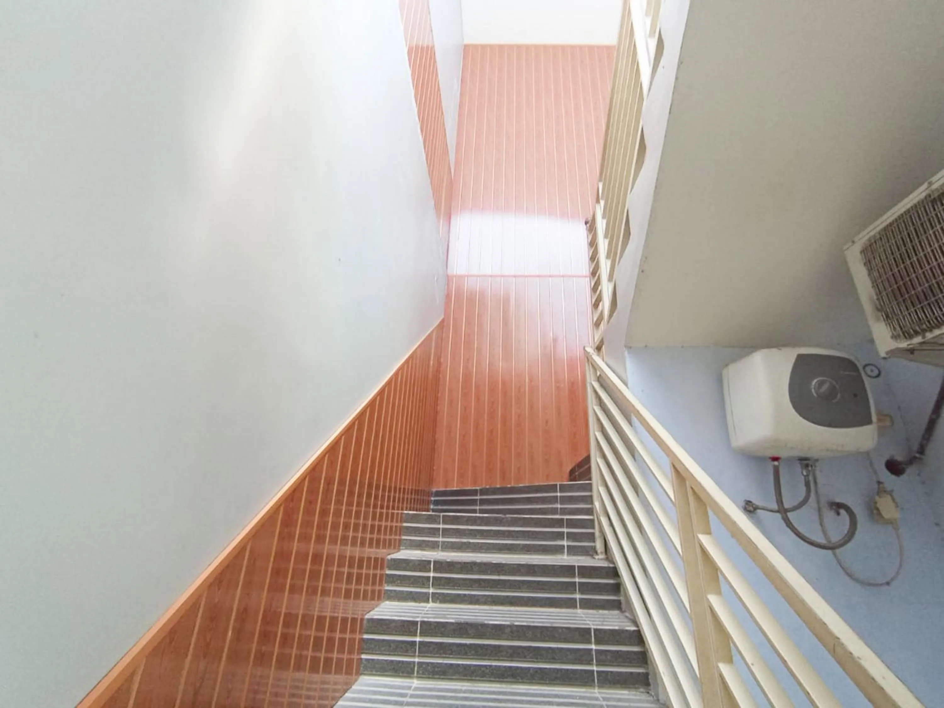 Property building in RedDoorz at Griya Jeniee Near Stadion Wilis Madiun