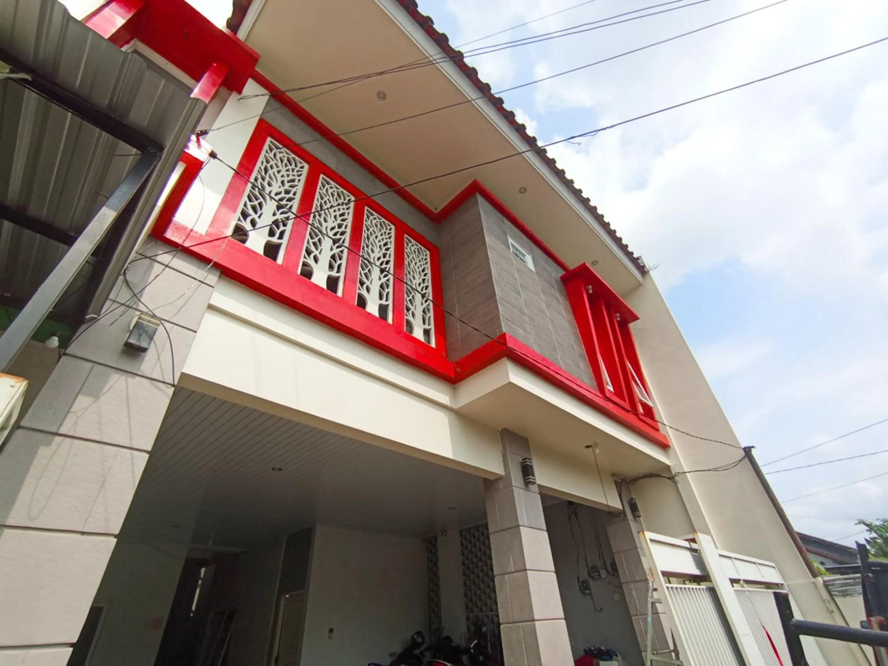 Property building in RedDoorz at Griya Jeniee Near Stadion Wilis Madiun
