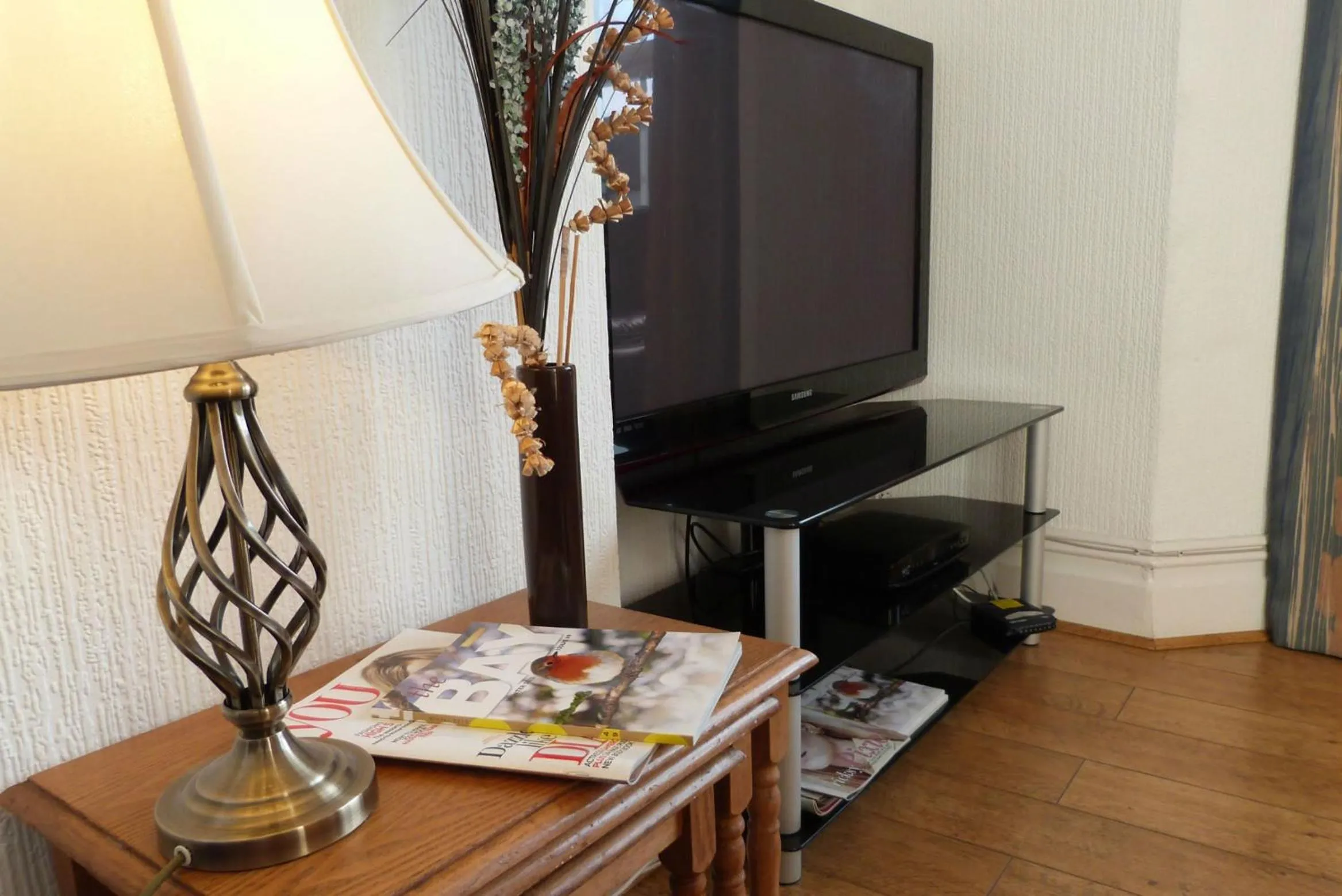 TV and multimedia in Hurst Dene Aparthotel