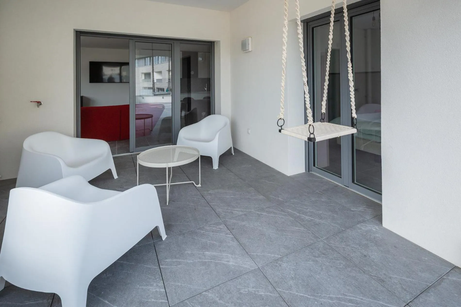 Other in L'AVANT SCENE