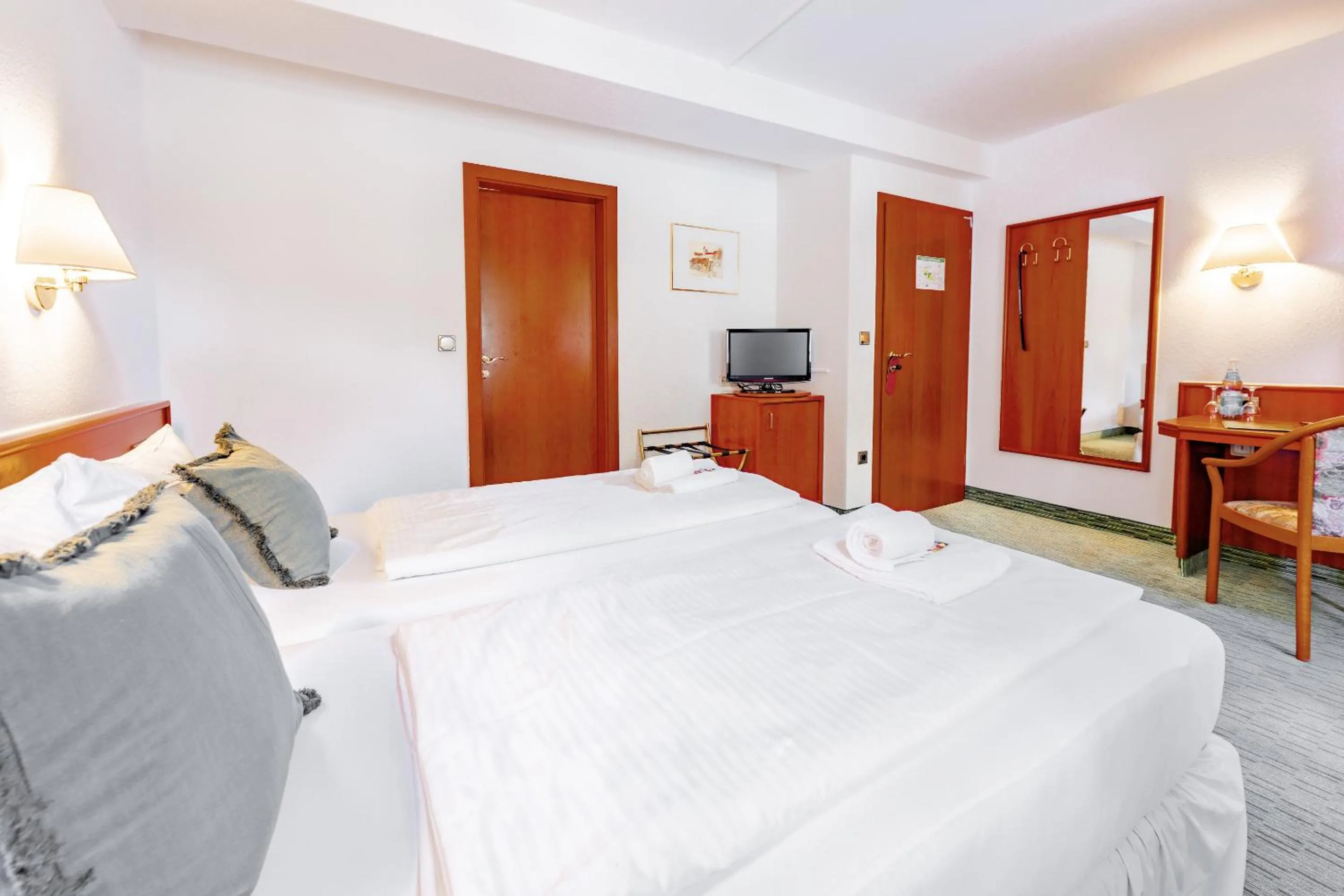 Bedroom, Bed in Hotel Domschatz