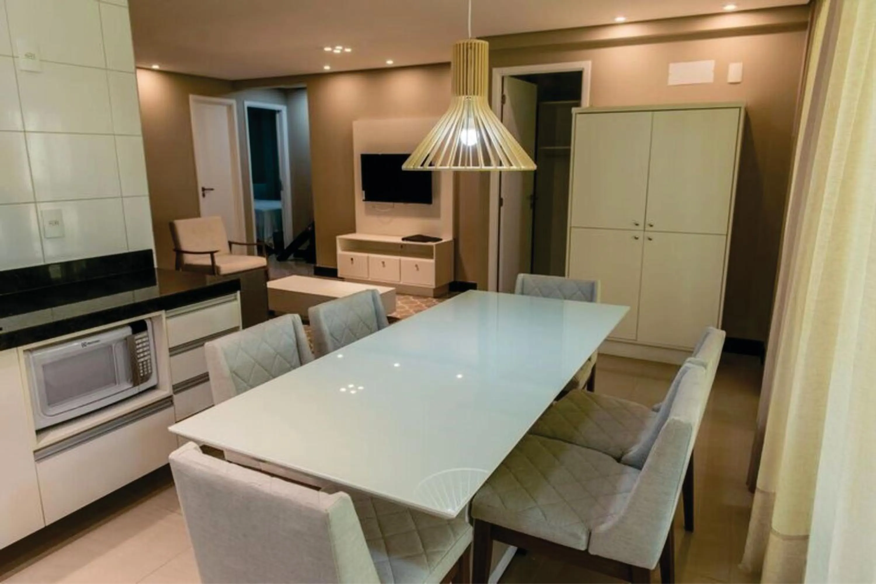 Kitchen or kitchenette in Manhattan Beach Riviera