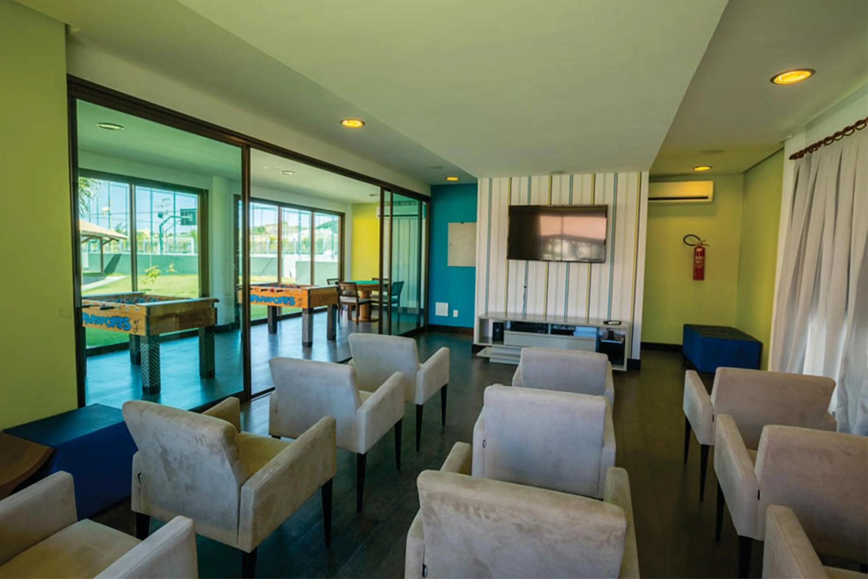 Communal lounge/ TV room in Manhattan Beach Riviera