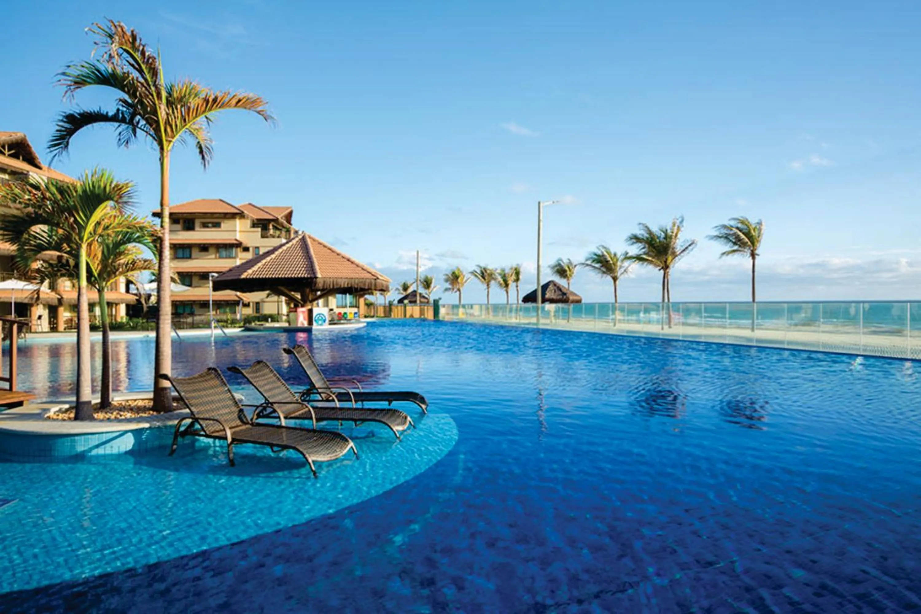 Swimming pool in Manhattan Beach Riviera