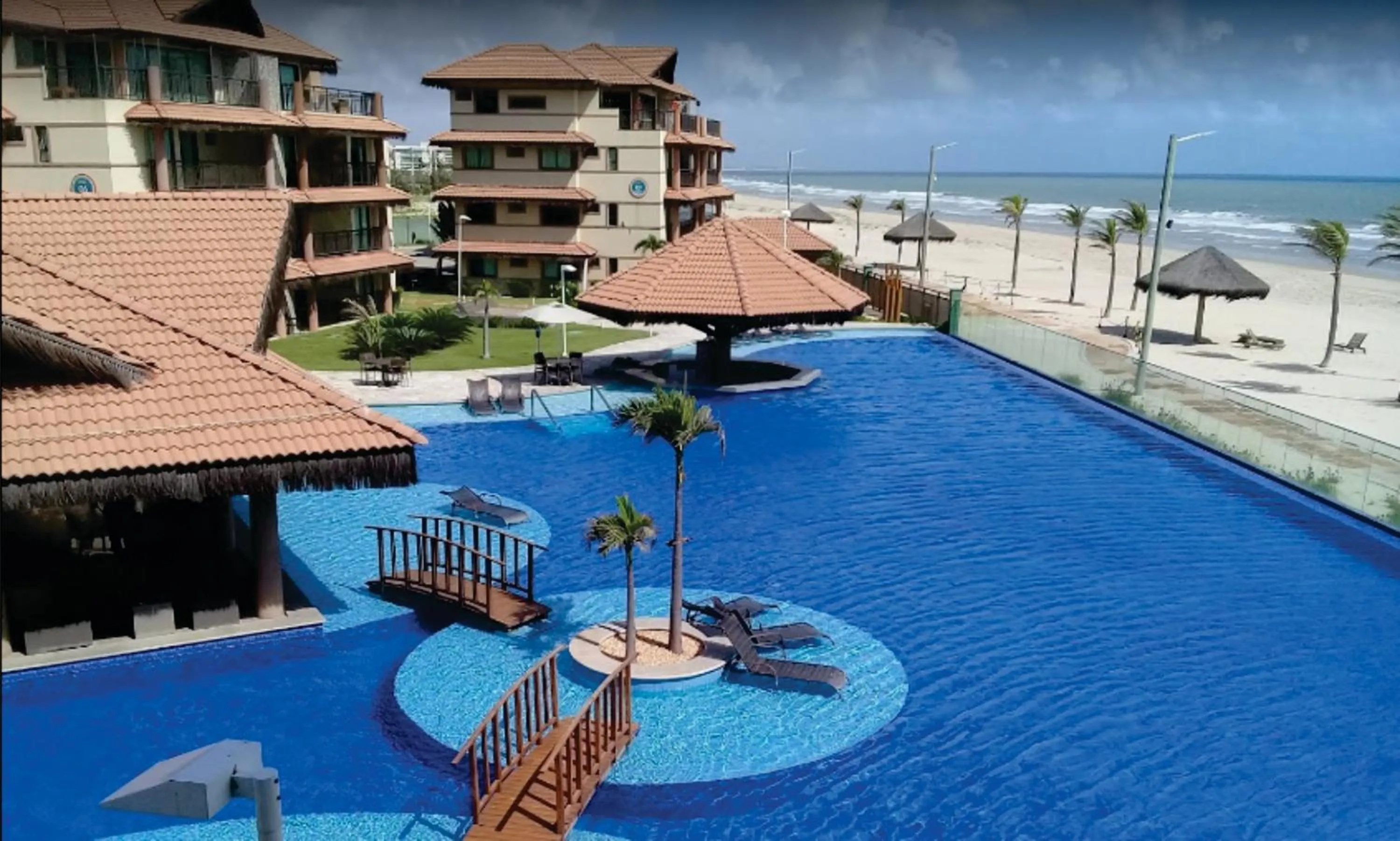Pool view in Manhattan Beach Riviera
