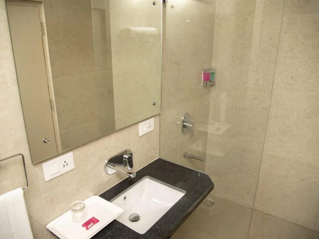 Toilet in Hotel Ballerina