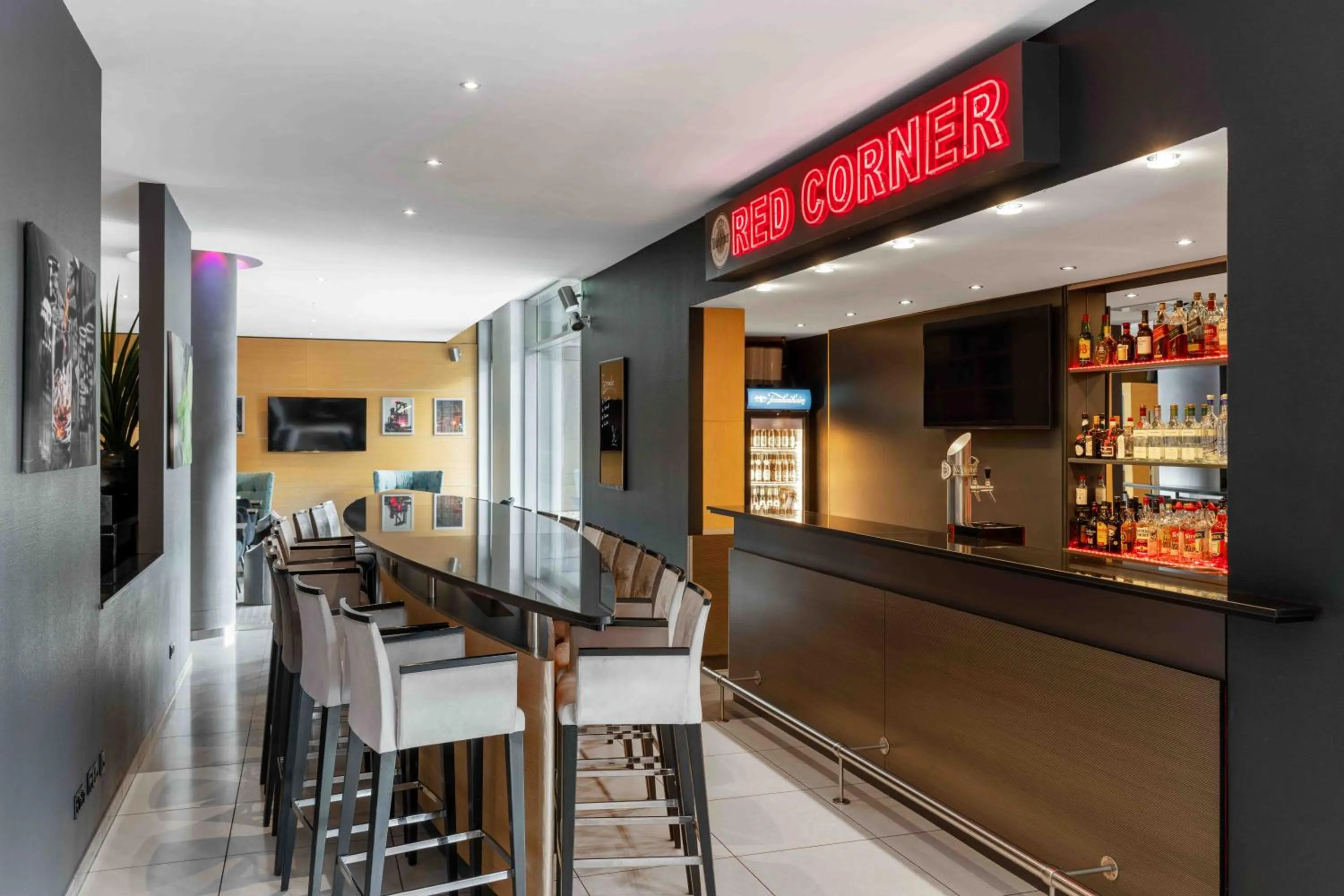 Lounge or bar in Ramada by Wyndham Essen