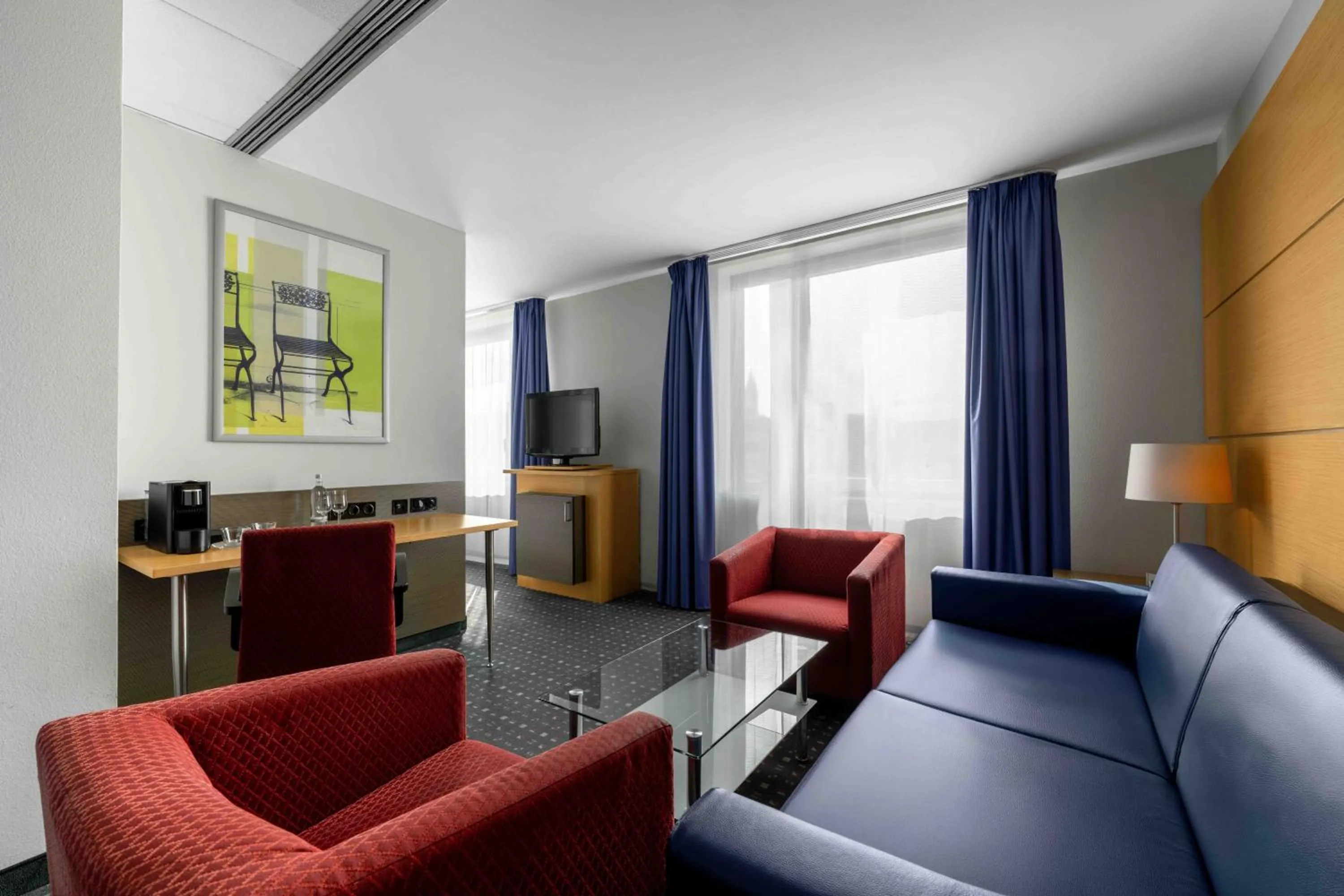 TV and multimedia in Ramada by Wyndham Essen