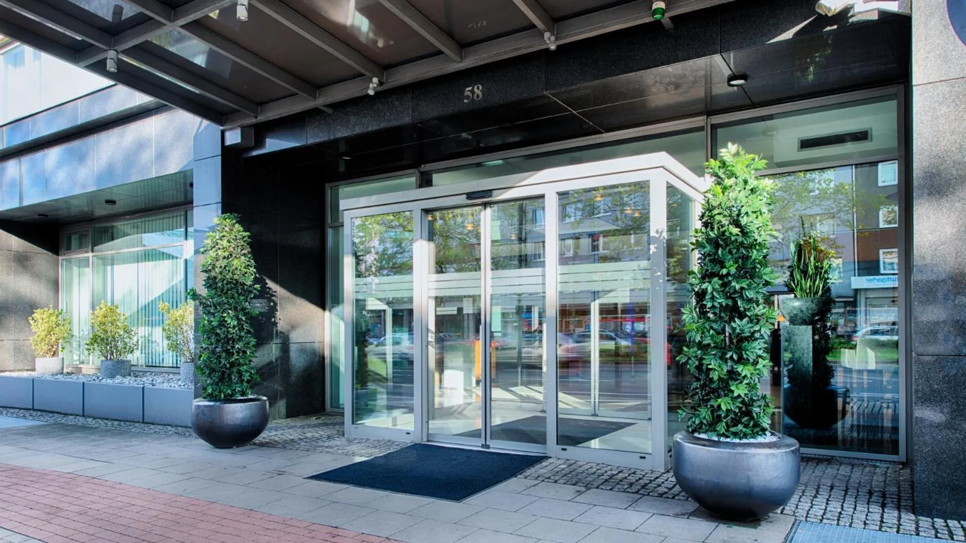 Facade/entrance in Ramada by Wyndham Essen