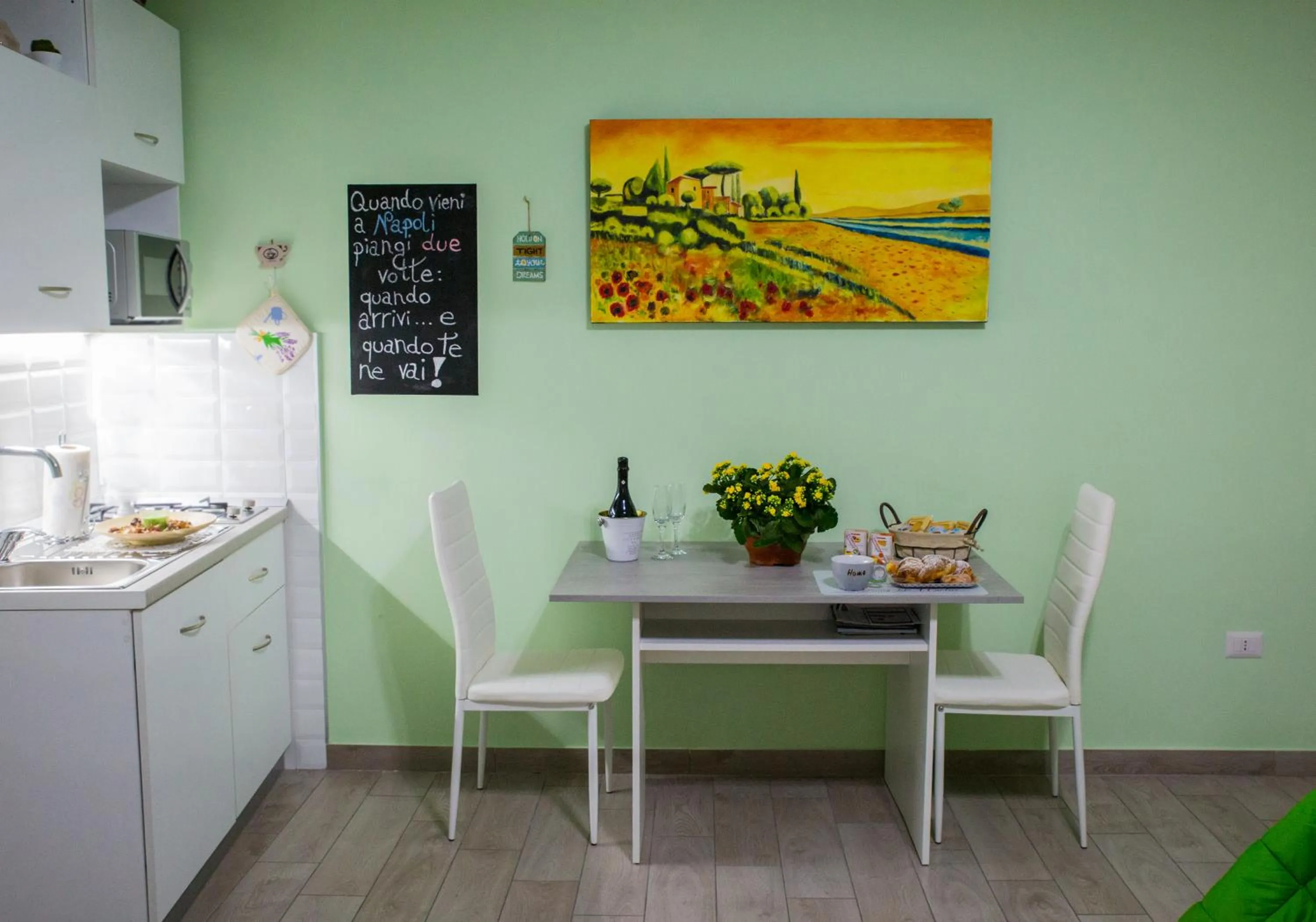 Dining area in Binario176