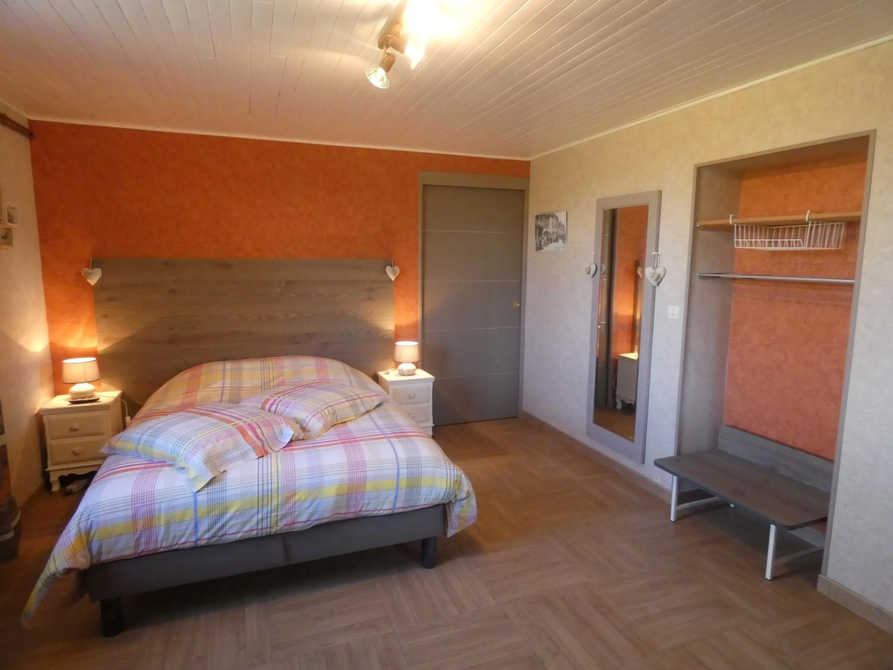 Bedroom, Bed in La mare aux grenouilles