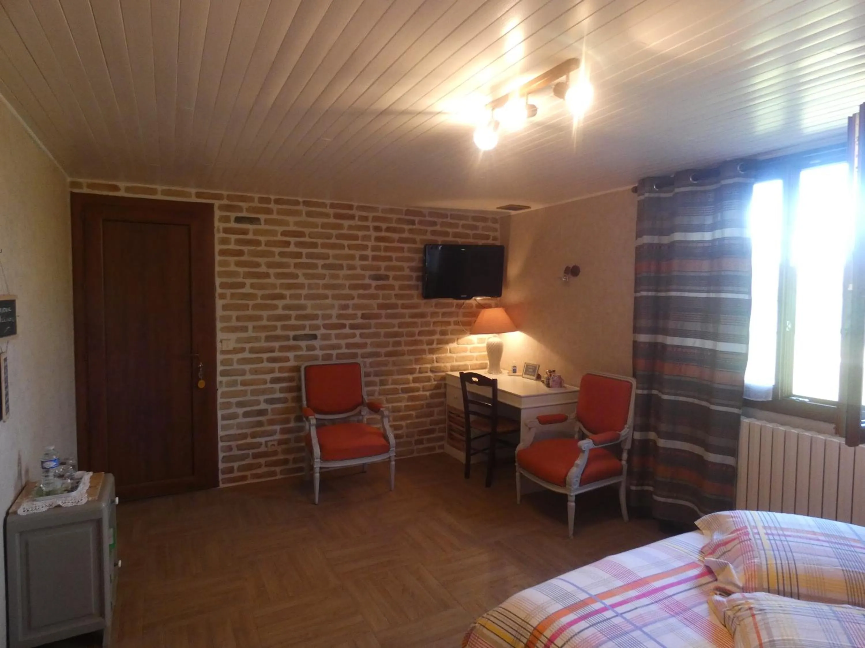 TV and multimedia, Bed in La mare aux grenouilles