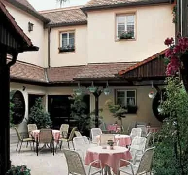 Restaurant/places to eat in Hotel Altdeutsche Weinstuben