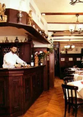 Staff in Hotel Altdeutsche Weinstuben