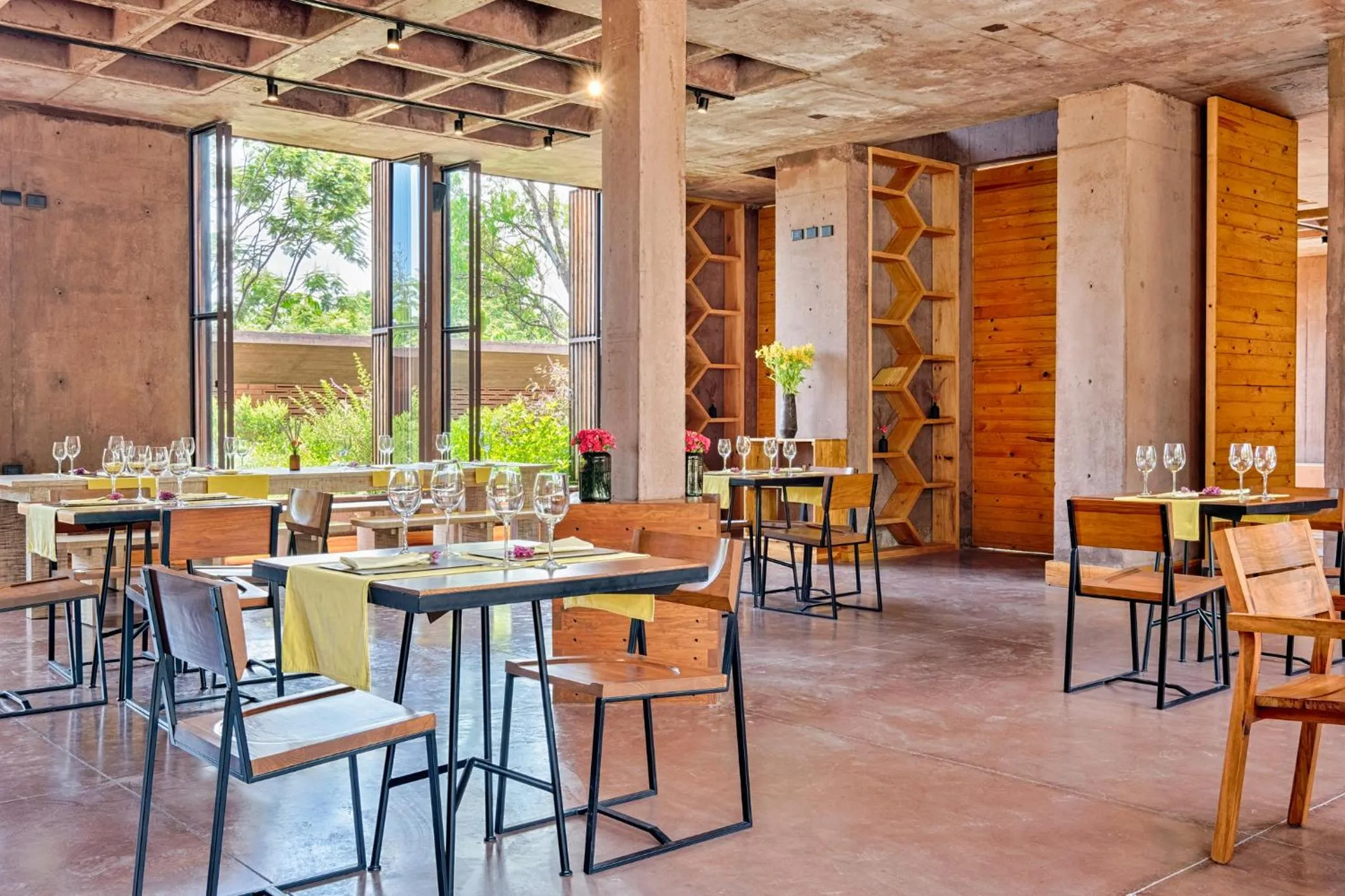 Restaurant/places to eat in Casa de Agua