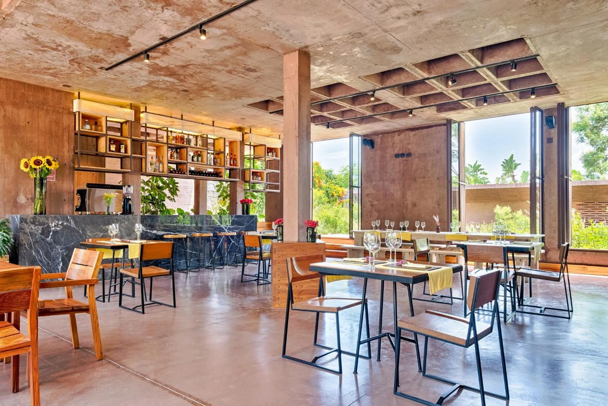 Restaurant/places to eat in Casa de Agua