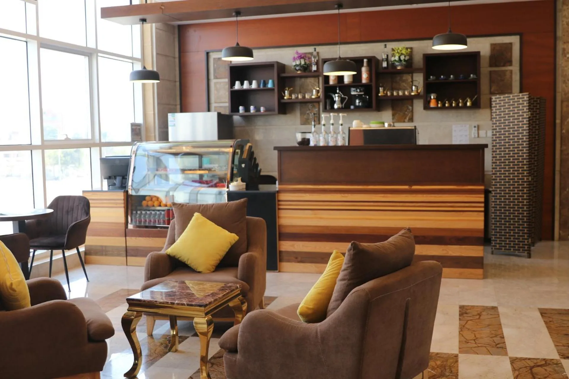 Restaurant/places to eat in فندق درة الرؤية