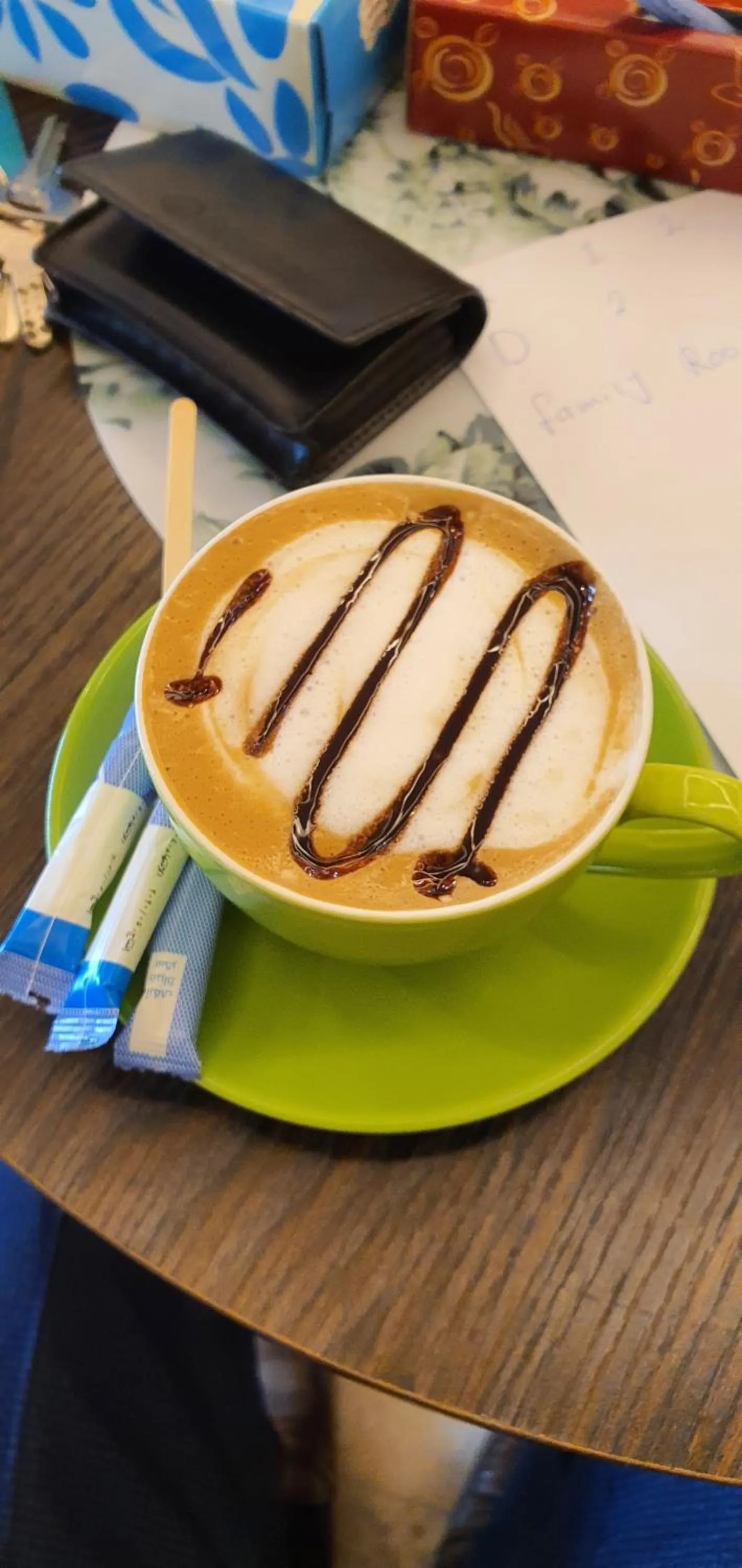 Restaurant/places to eat in فندق درة الرؤية