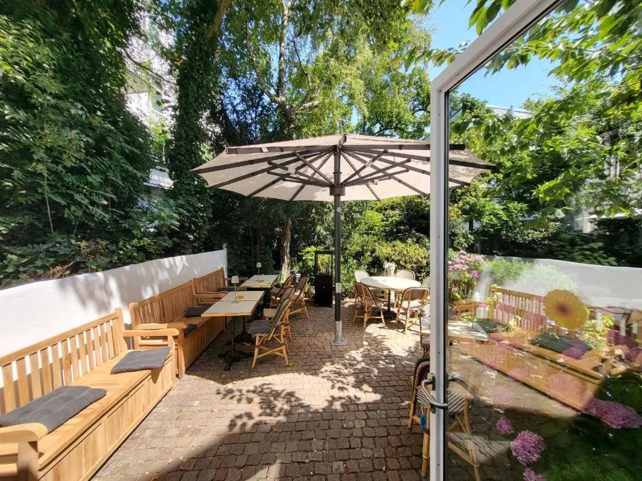 Garden in Aussen Alster Hotel