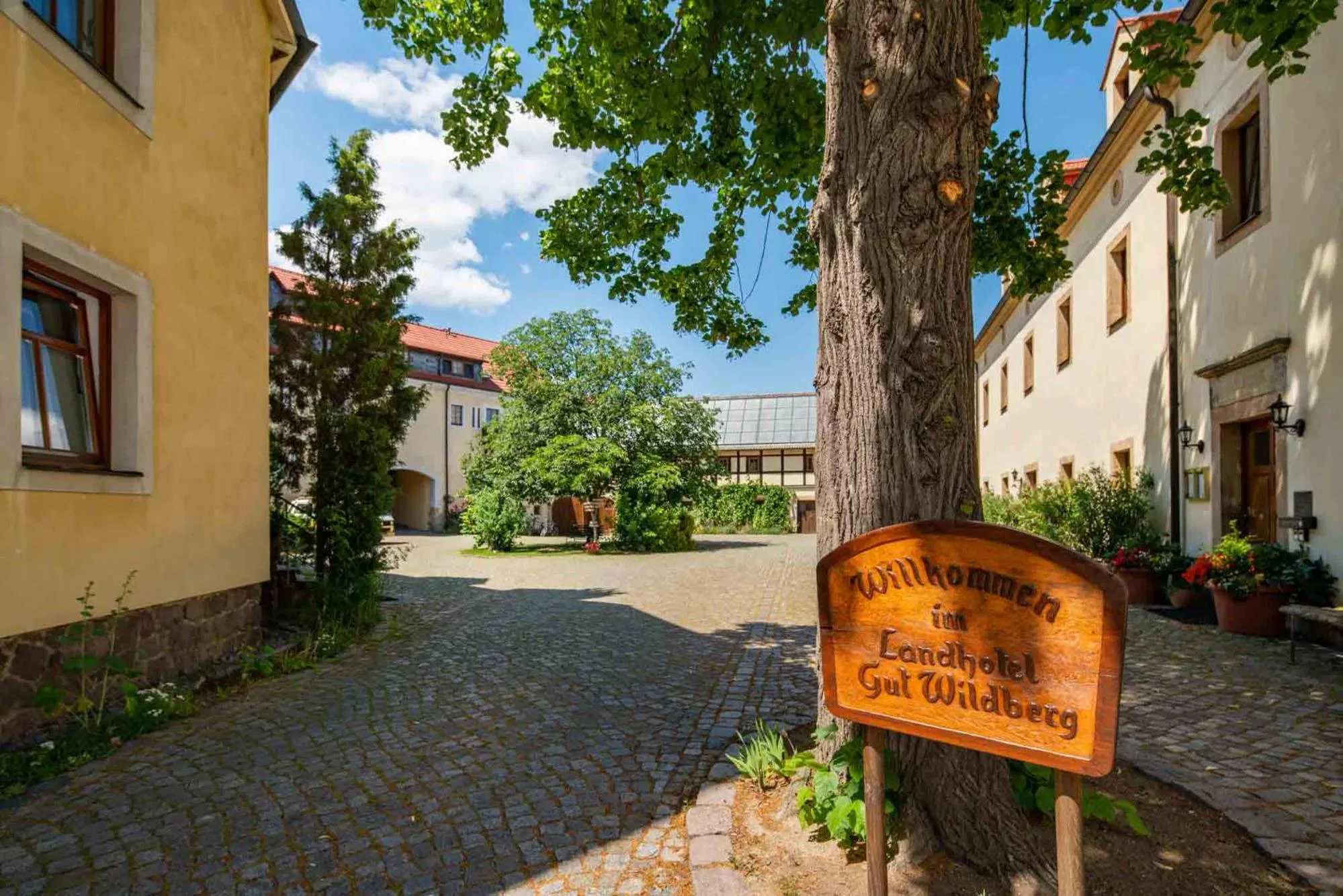Patio in Landhotel Gut Wildberg mit Sauna