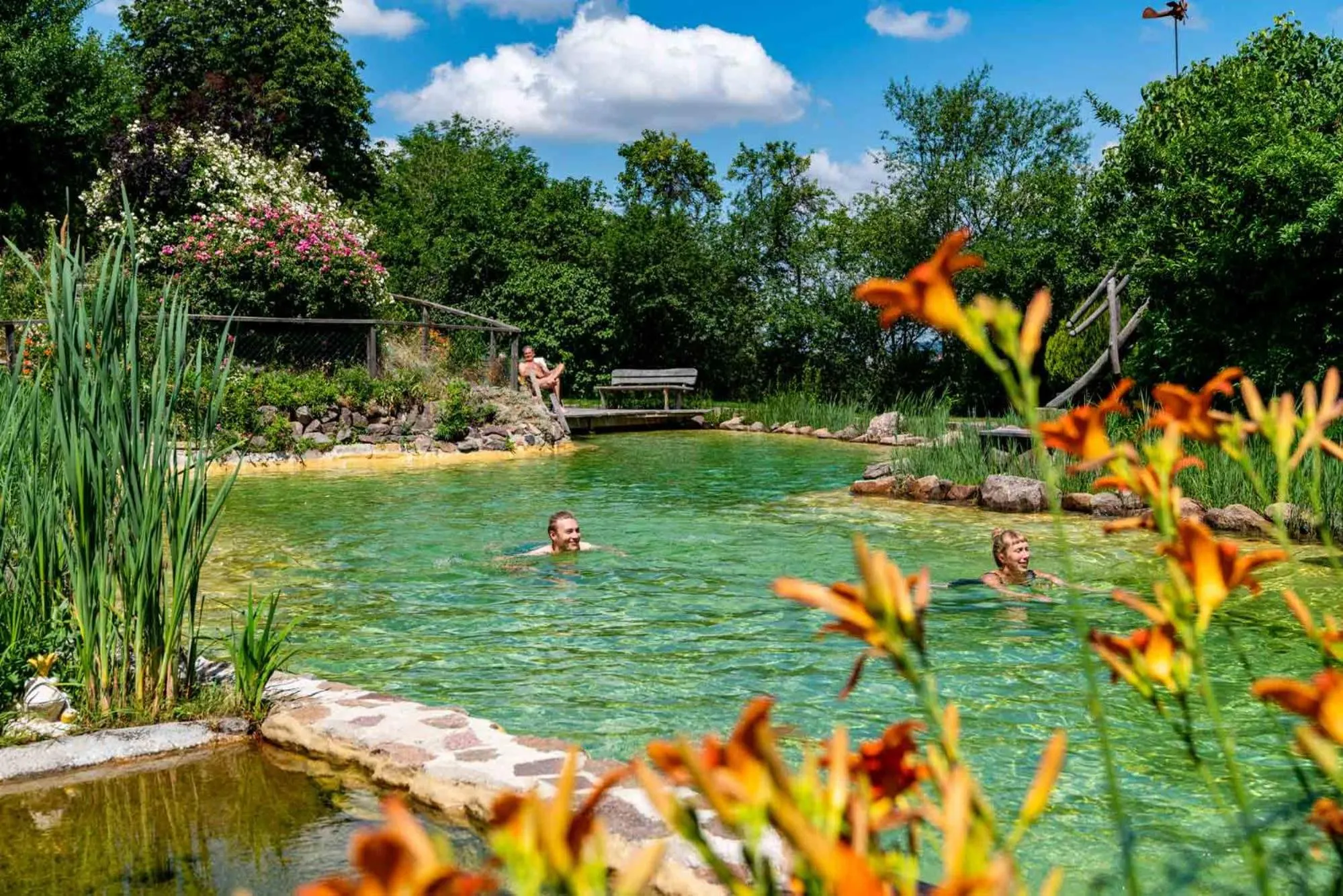 Garden in Landhotel Gut Wildberg mit Sauna