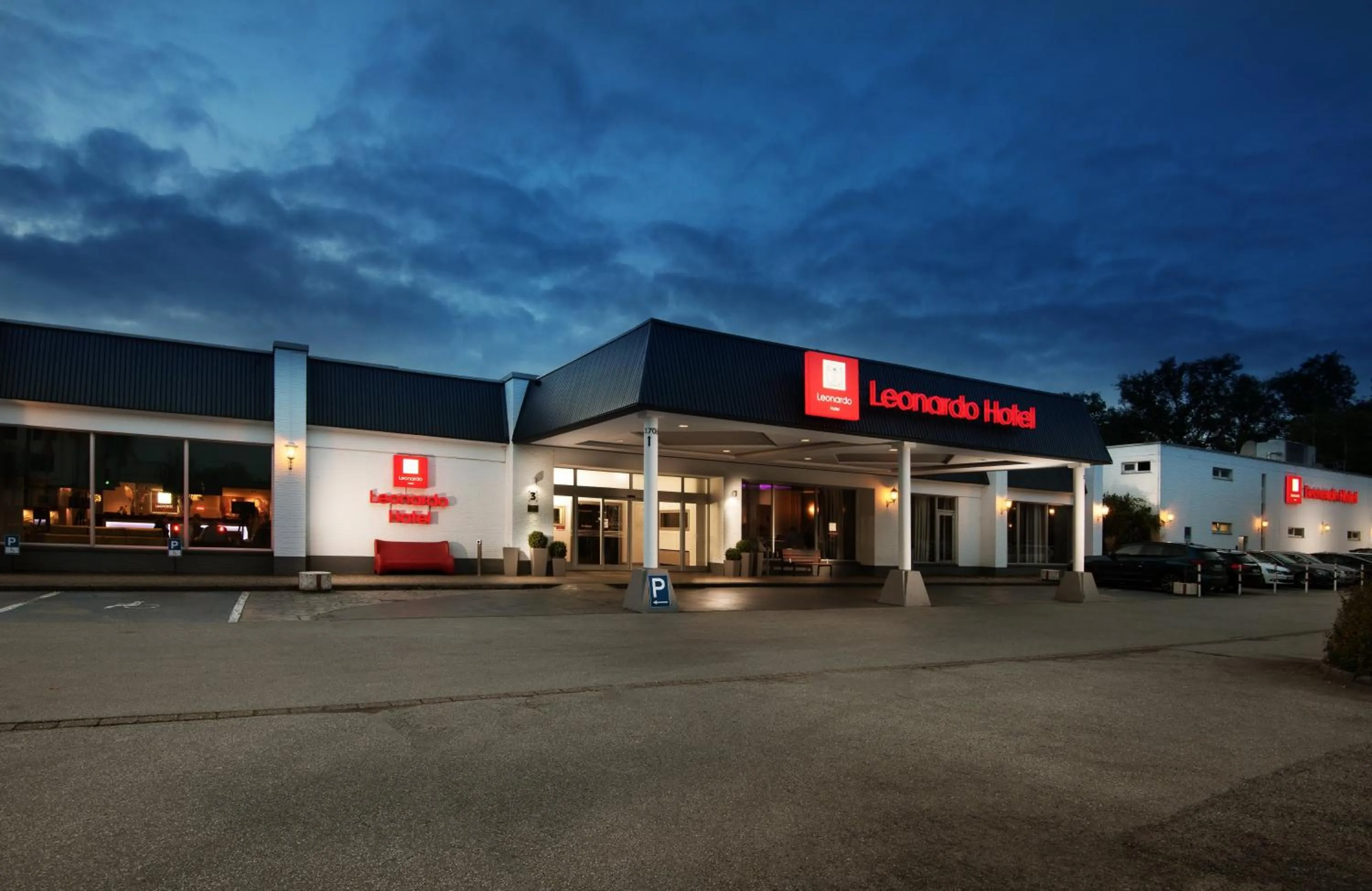 Property building in Leonardo Hotel Düsseldorf Airport Ratingen