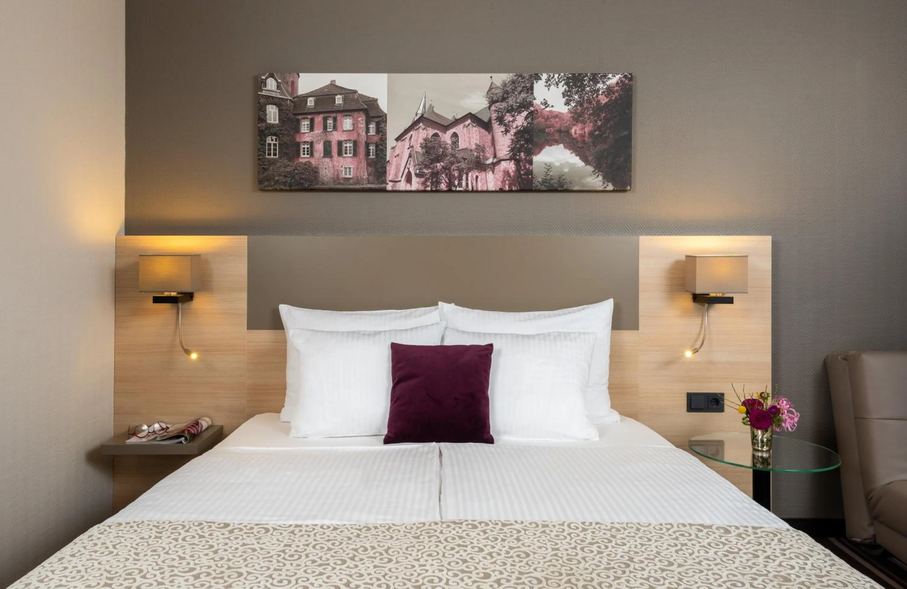 Photo of the whole room, Bed in Leonardo Hotel Düsseldorf Airport Ratingen