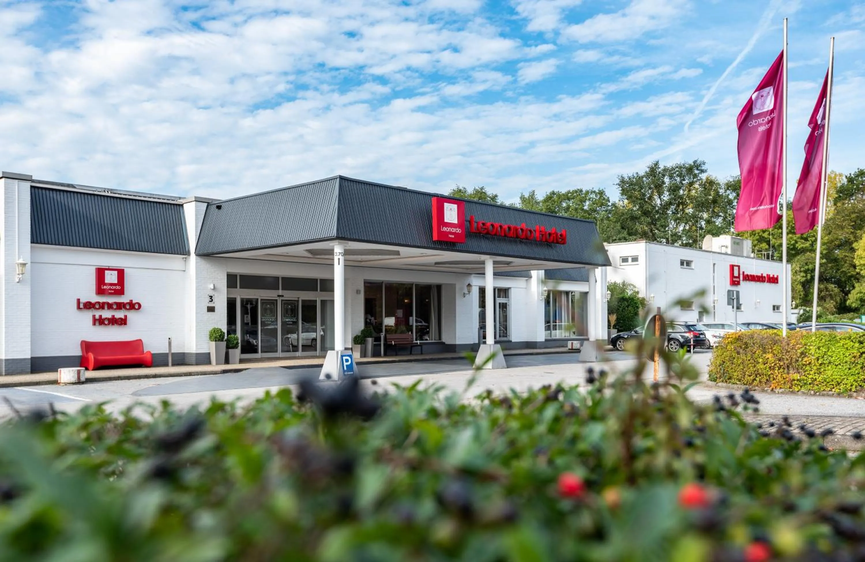 Property building in Leonardo Hotel Düsseldorf Airport Ratingen