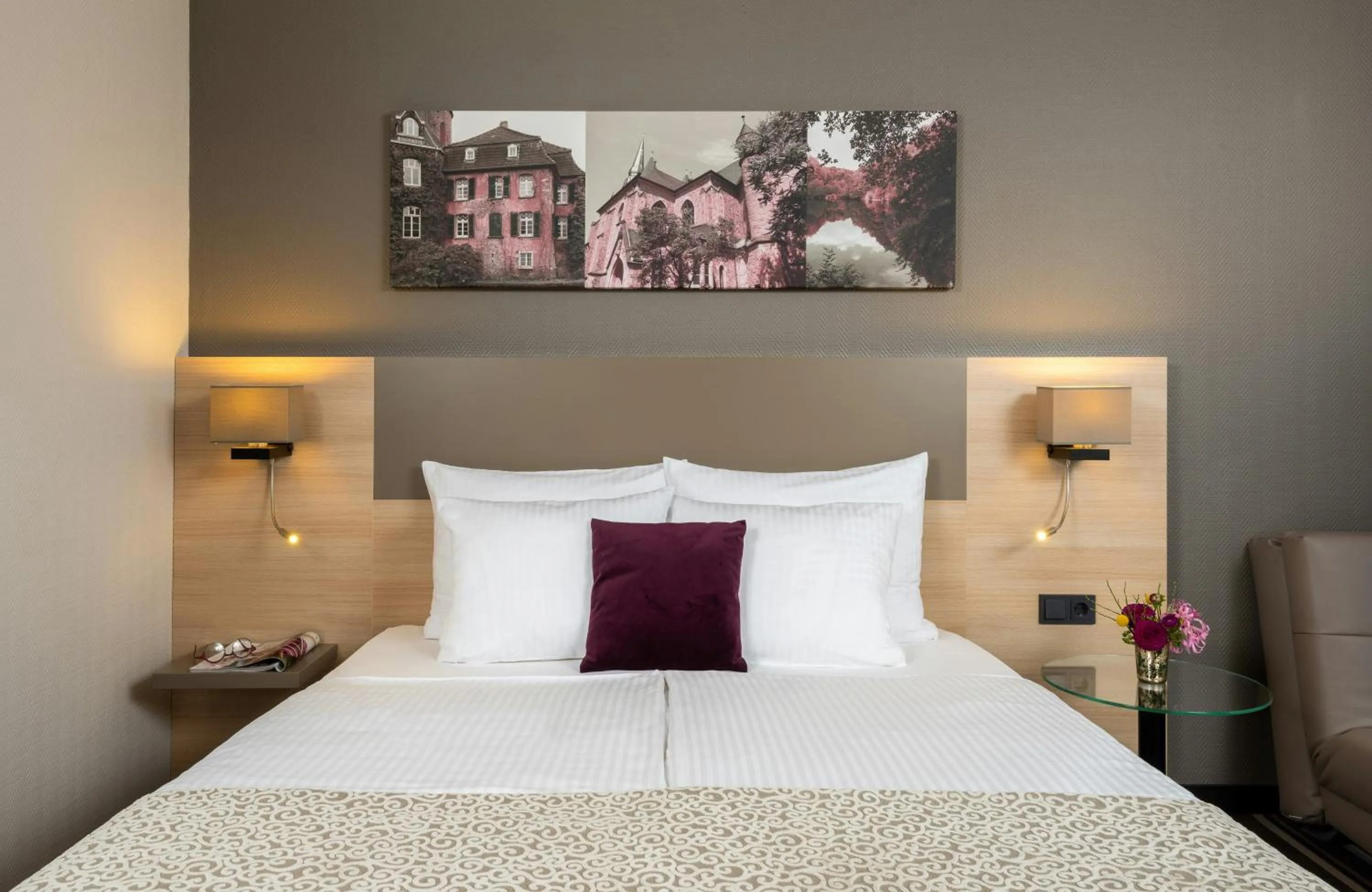 Photo of the whole room, Bed in Leonardo Hotel Düsseldorf Airport Ratingen