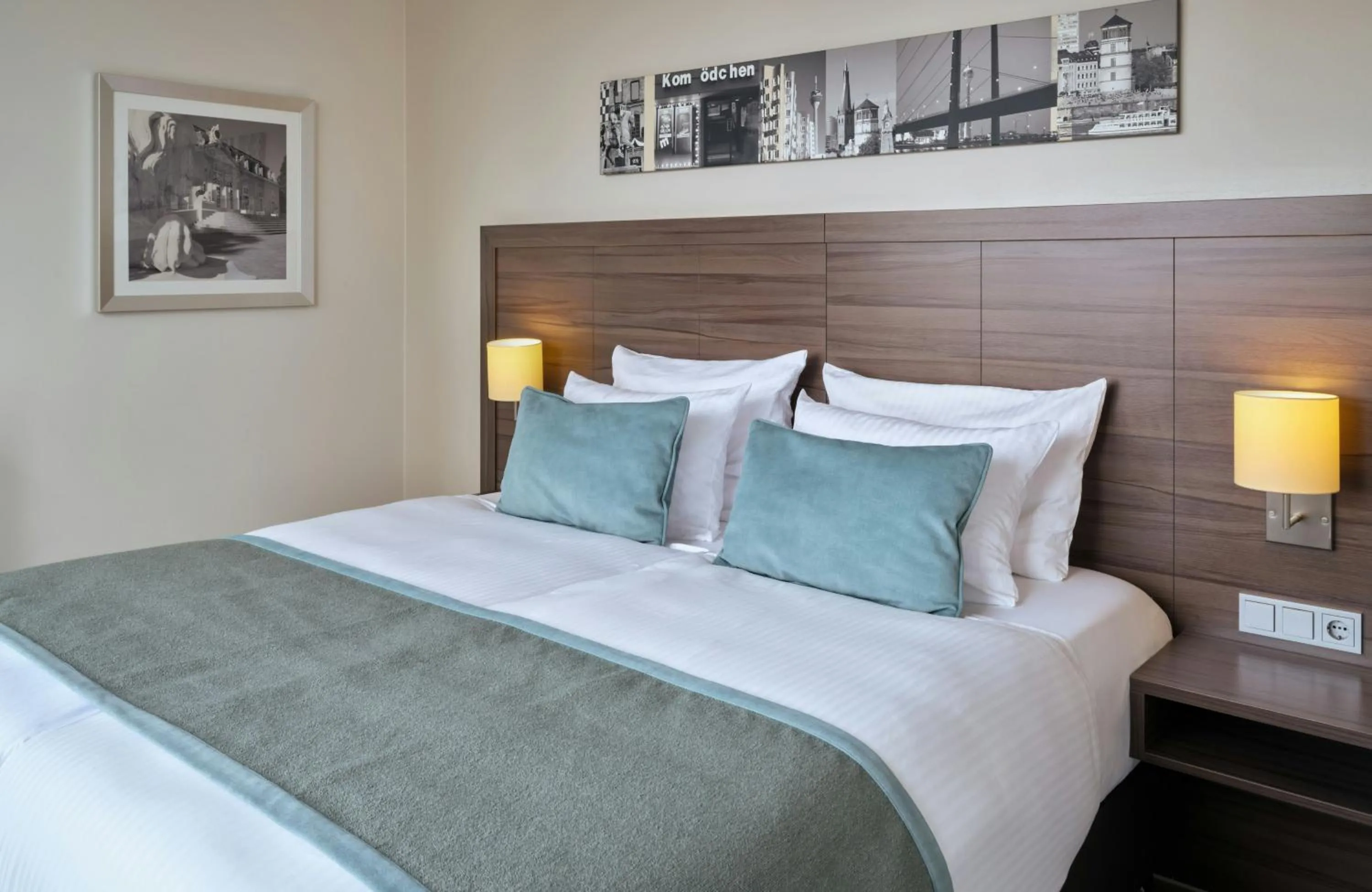 Photo of the whole room, Bed in Leonardo Royal Hotel Düsseldorf Königsallee