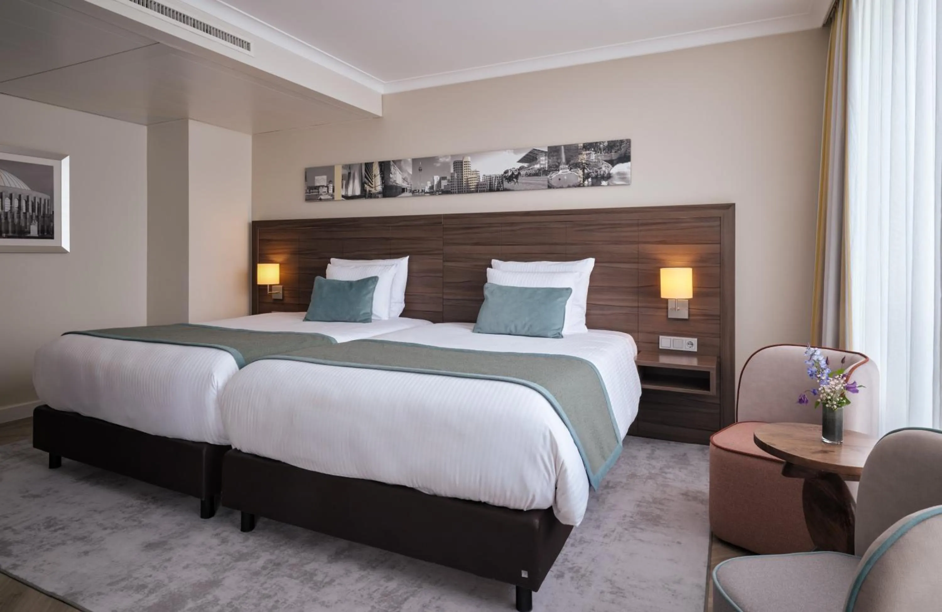 Photo of the whole room, Bed in Leonardo Royal Hotel Düsseldorf Königsallee