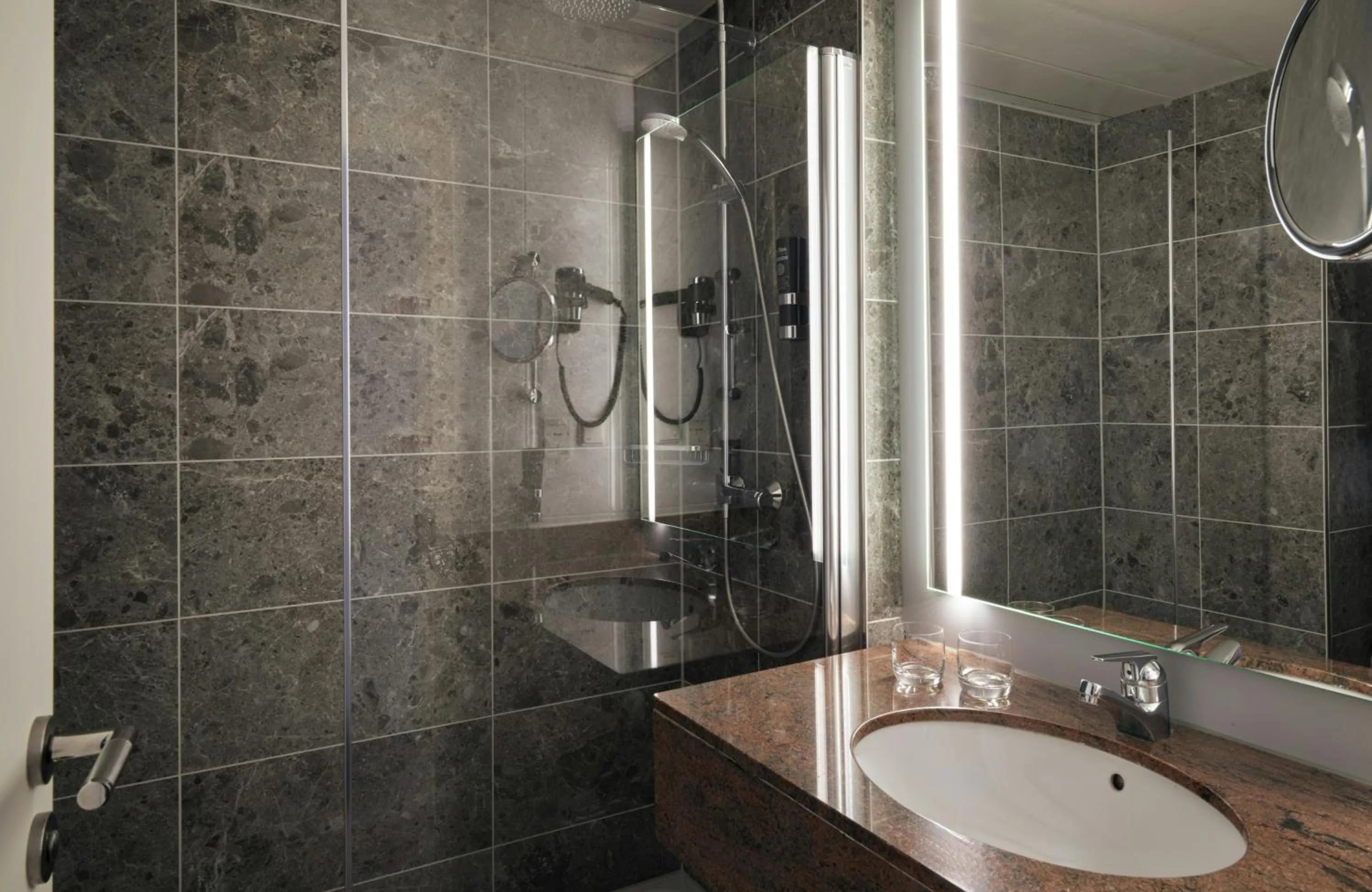 Bathroom in Leonardo Royal Hotel Düsseldorf Königsallee