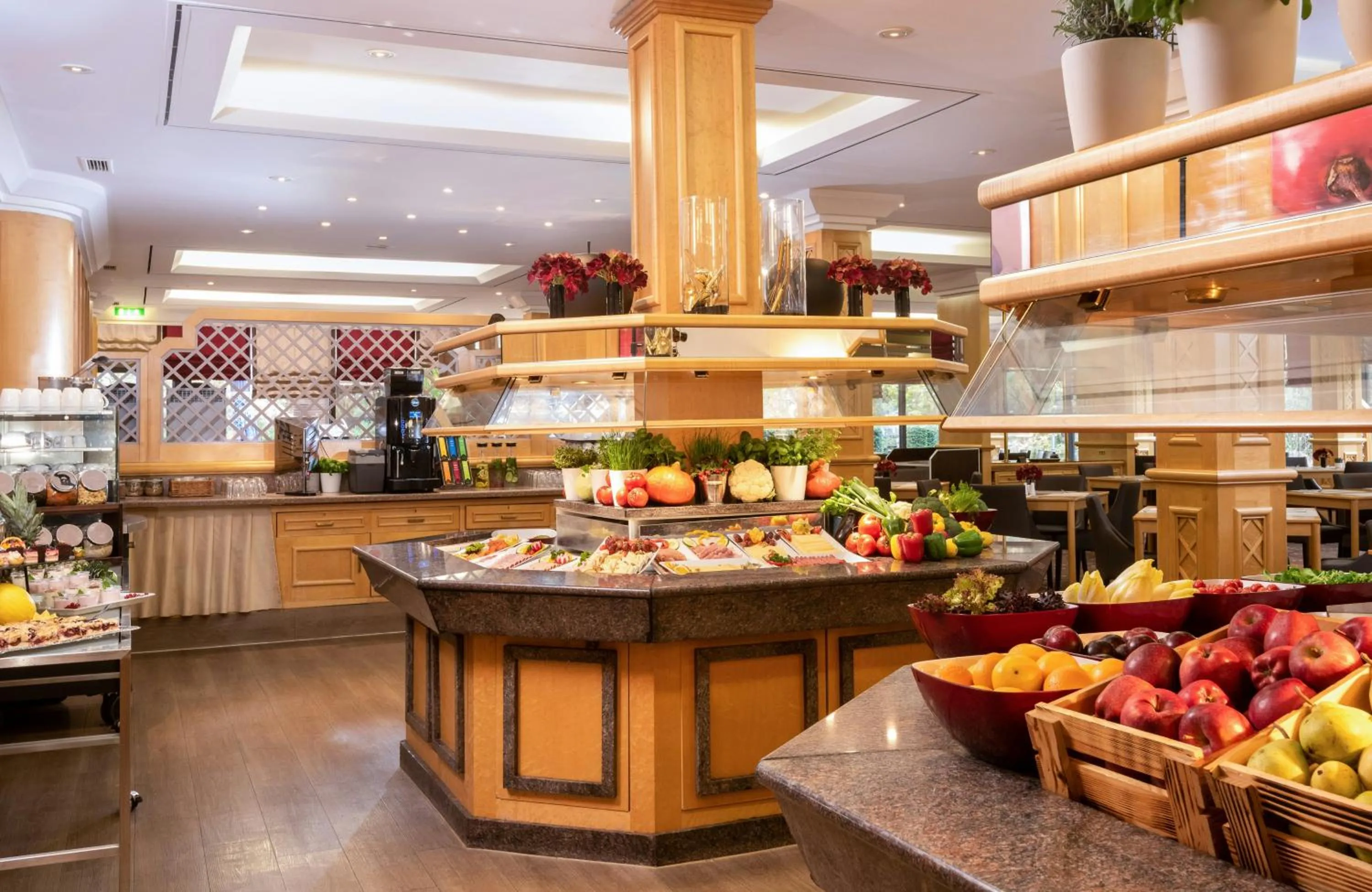 Buffet breakfast in Leonardo Hotel Frankfurt City South