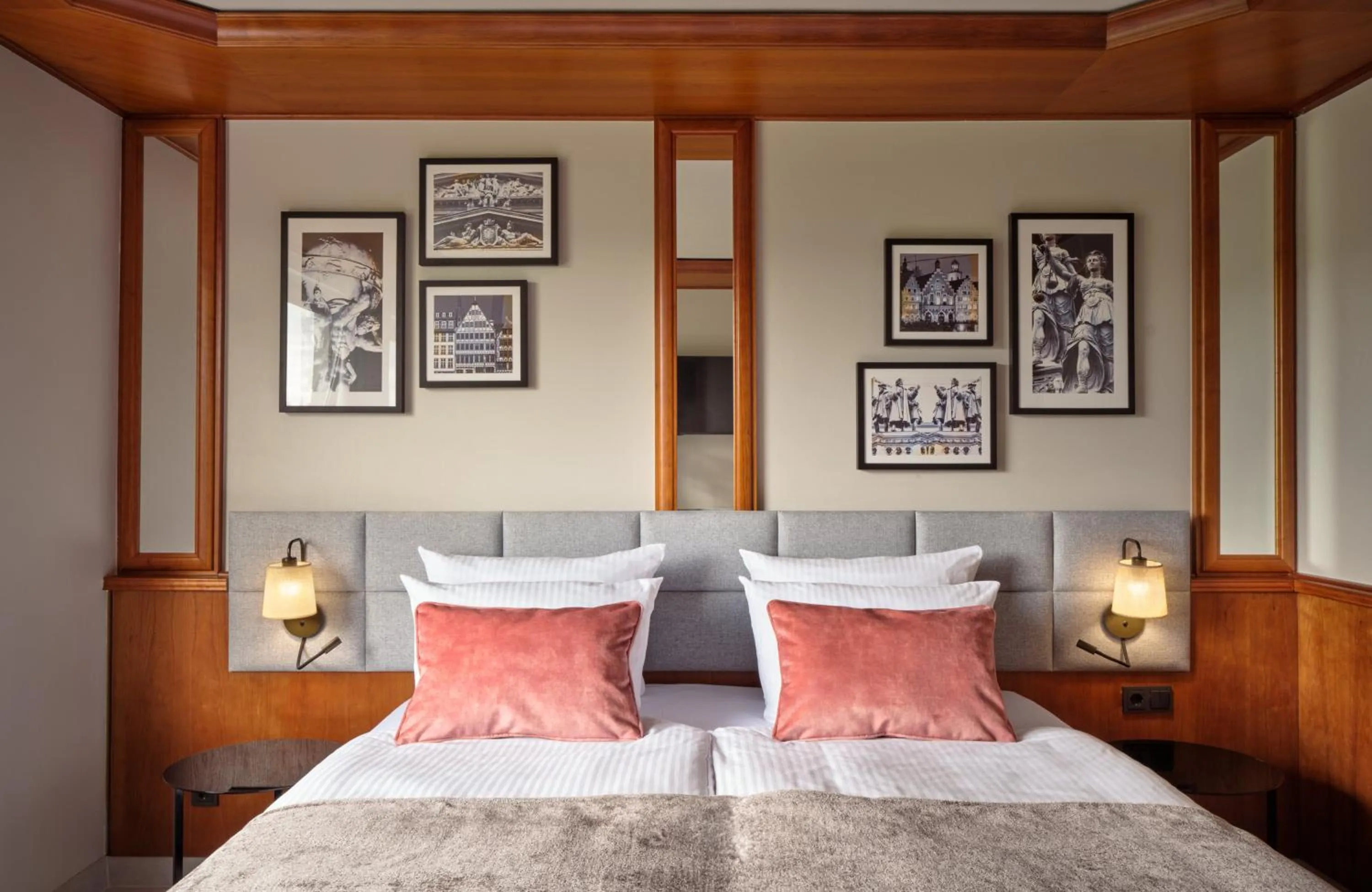 Bedroom, Bed in Leonardo Hotel Frankfurt City South