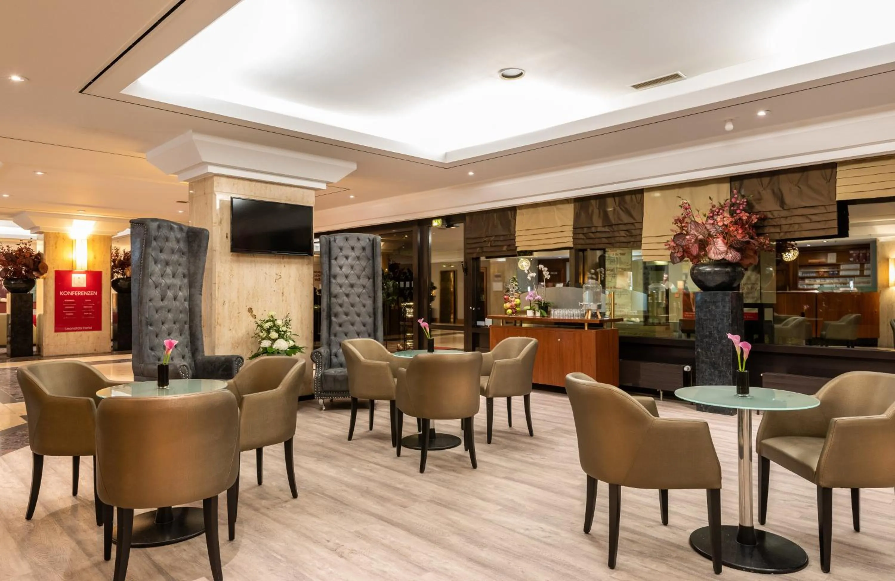 Lobby or reception in Leonardo Hotel Frankfurt City South