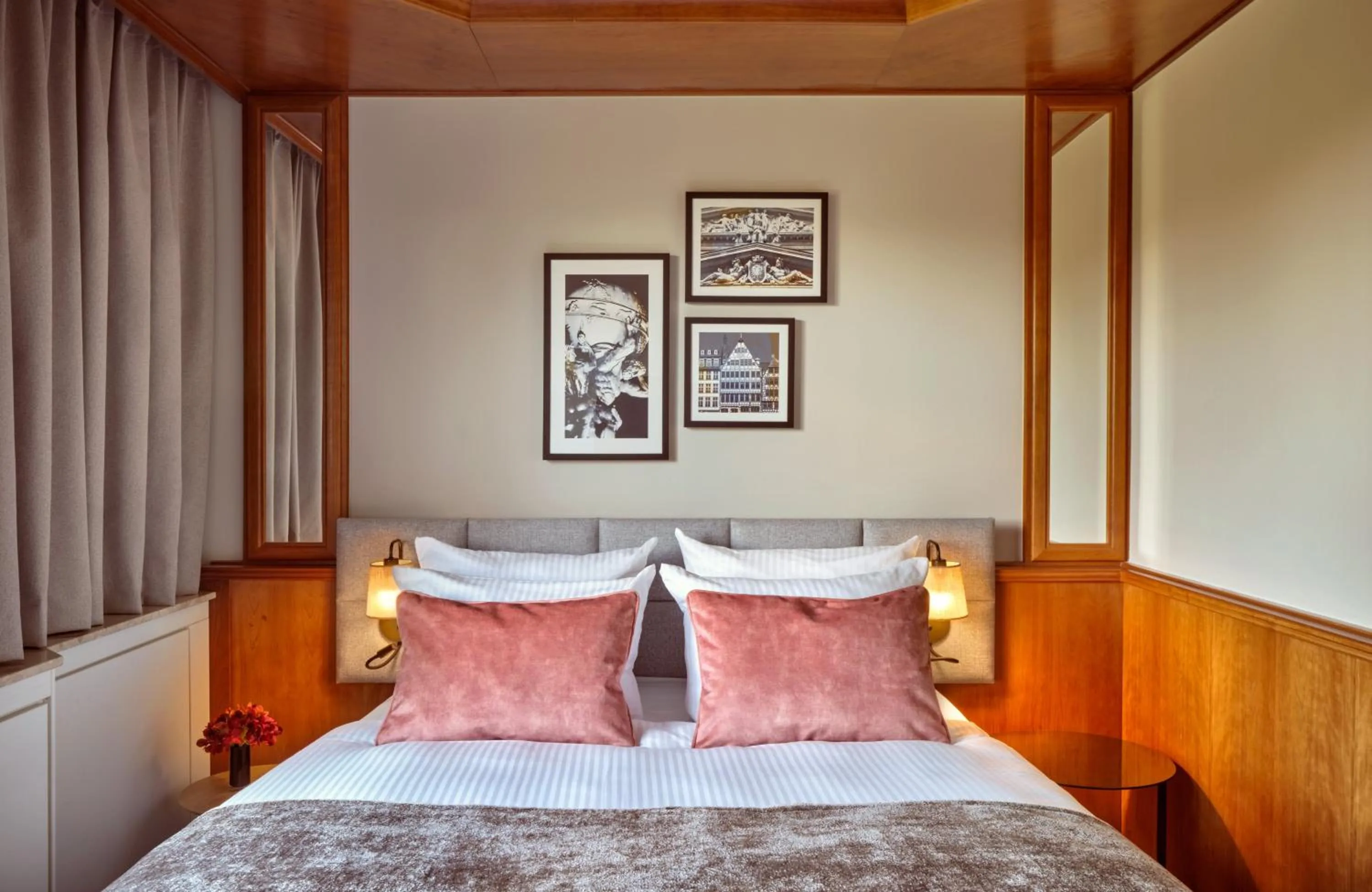 Photo of the whole room, Bed in Leonardo Hotel Frankfurt City South