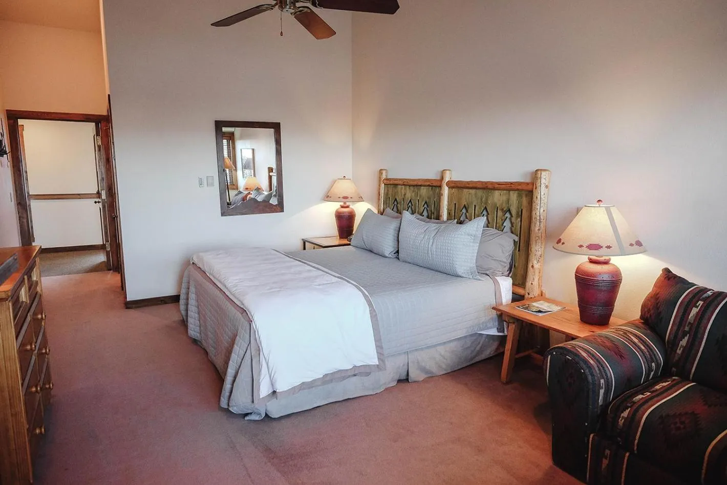 Bed in Taharaa Mountain Lodge