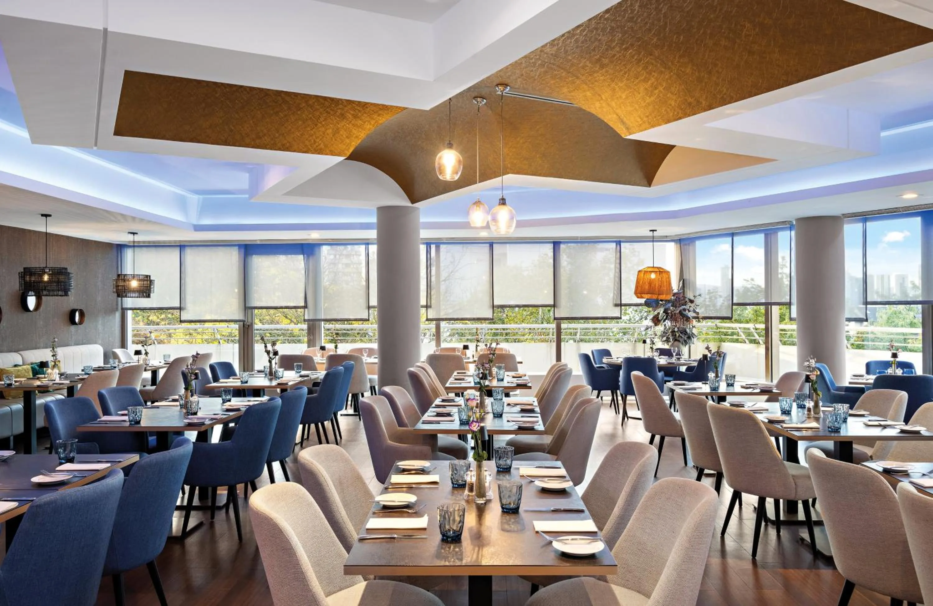 Restaurant/places to eat in Leonardo Royal Hotel Frankfurt