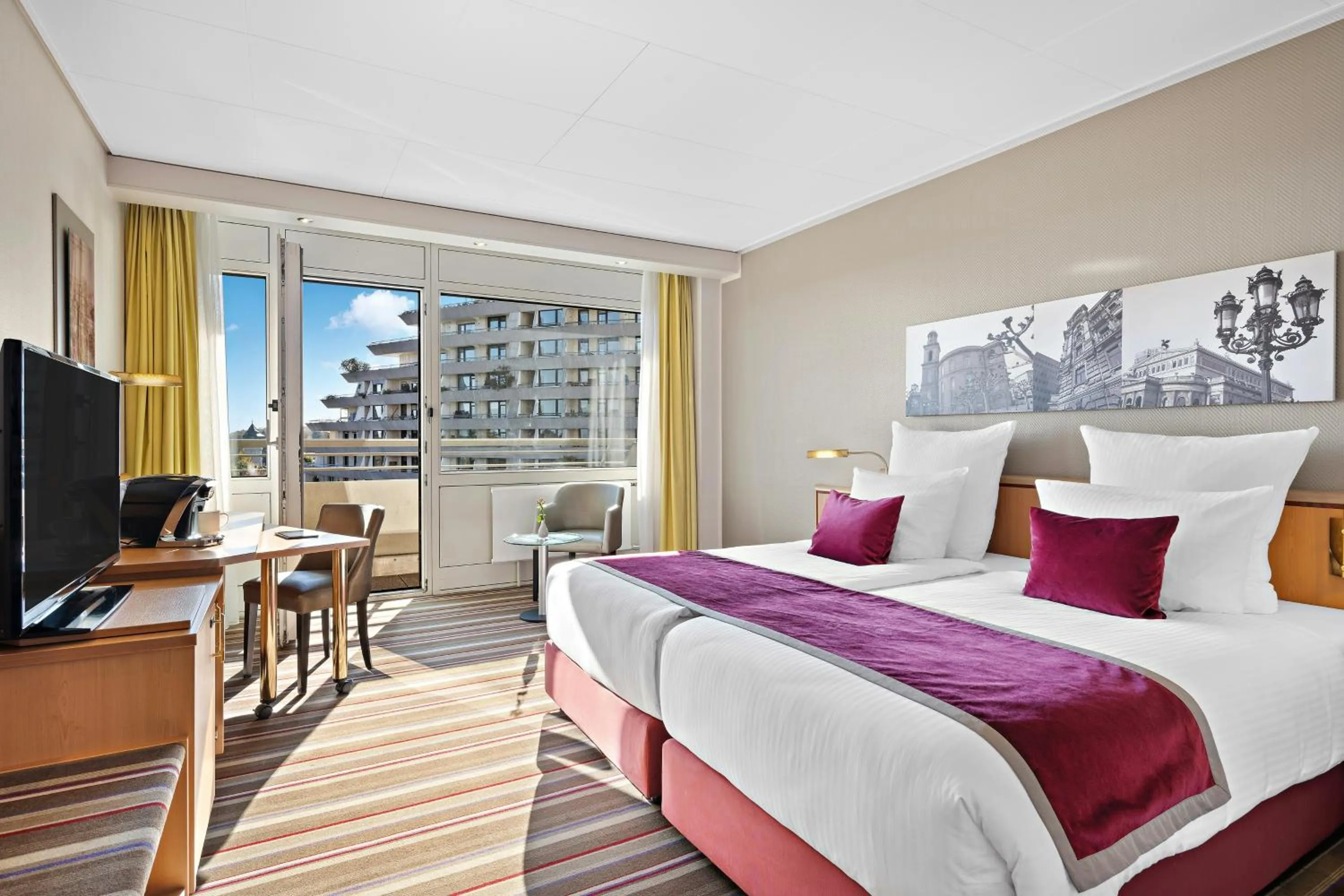 Photo of the whole room, Bed in Leonardo Royal Hotel Frankfurt