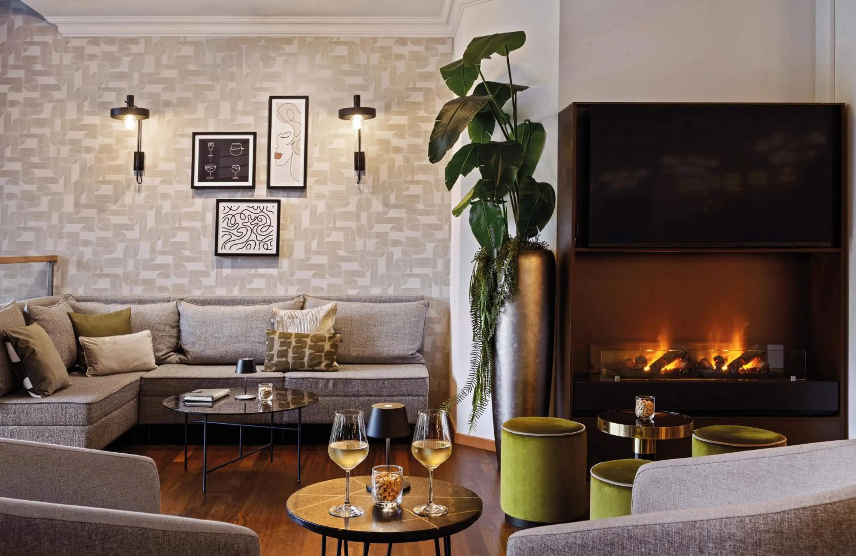 Lounge or bar in Leonardo Royal Hotel Frankfurt