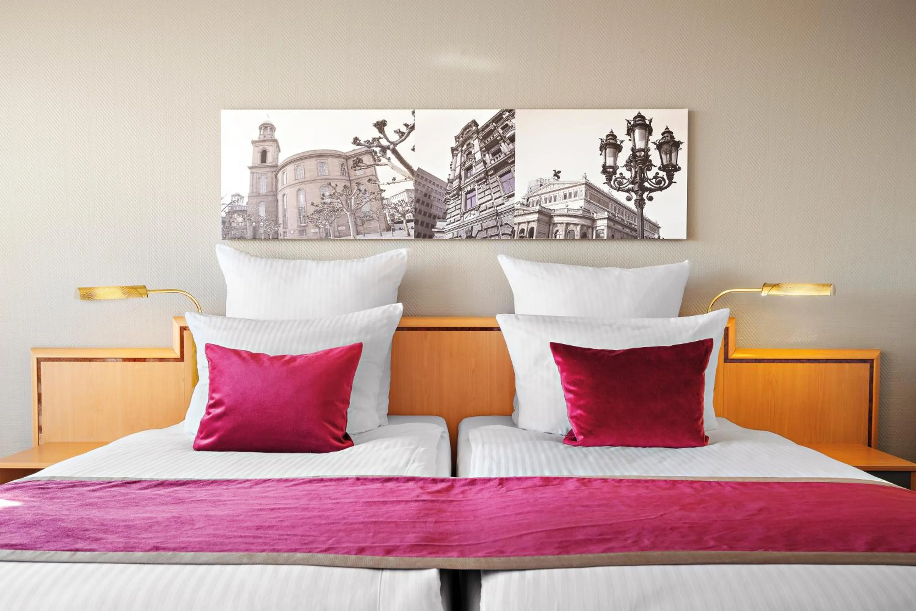 Photo of the whole room, Bed in Leonardo Royal Hotel Frankfurt