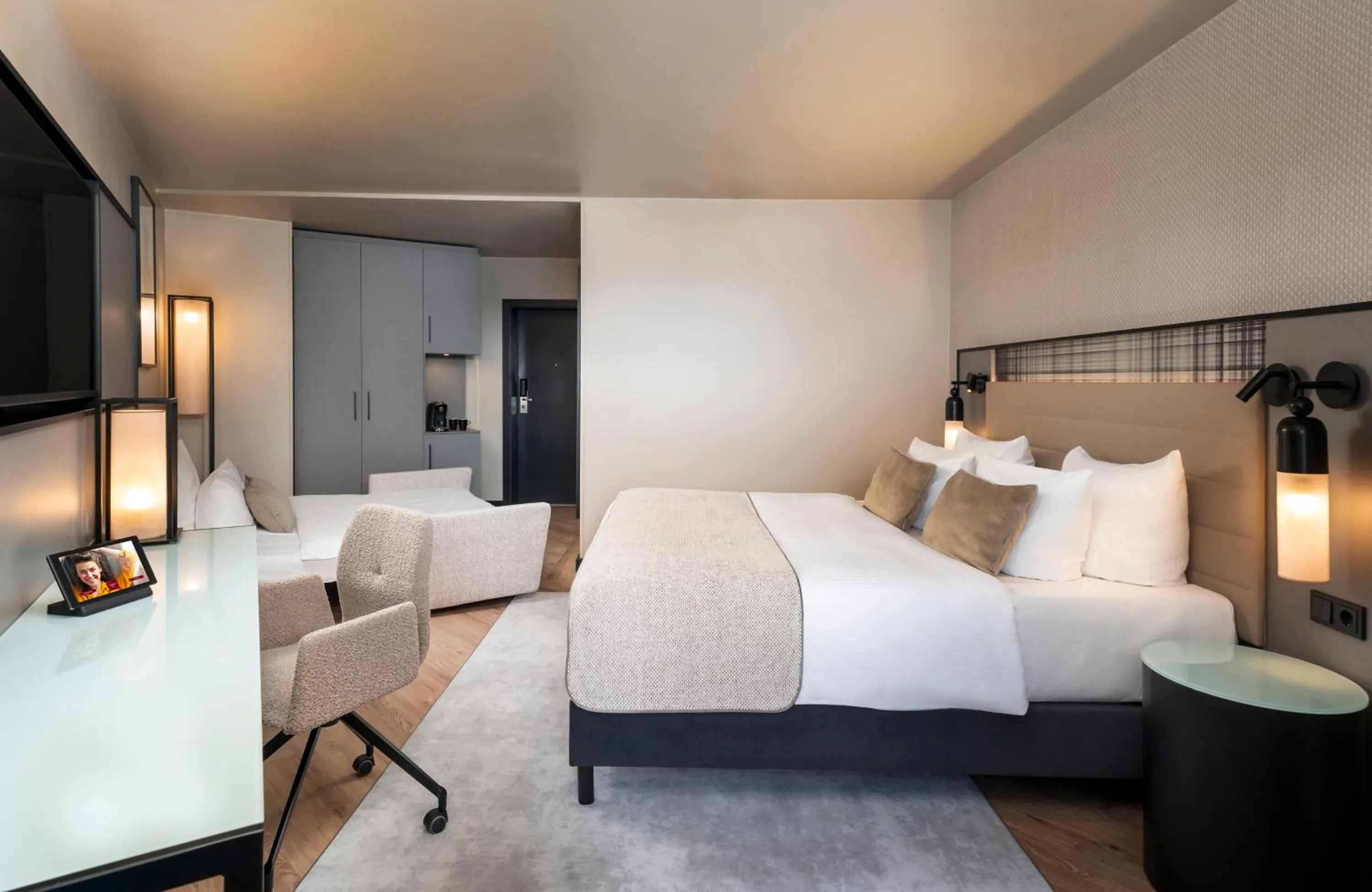 Bed in Leonardo Royal Hotel Frankfurt