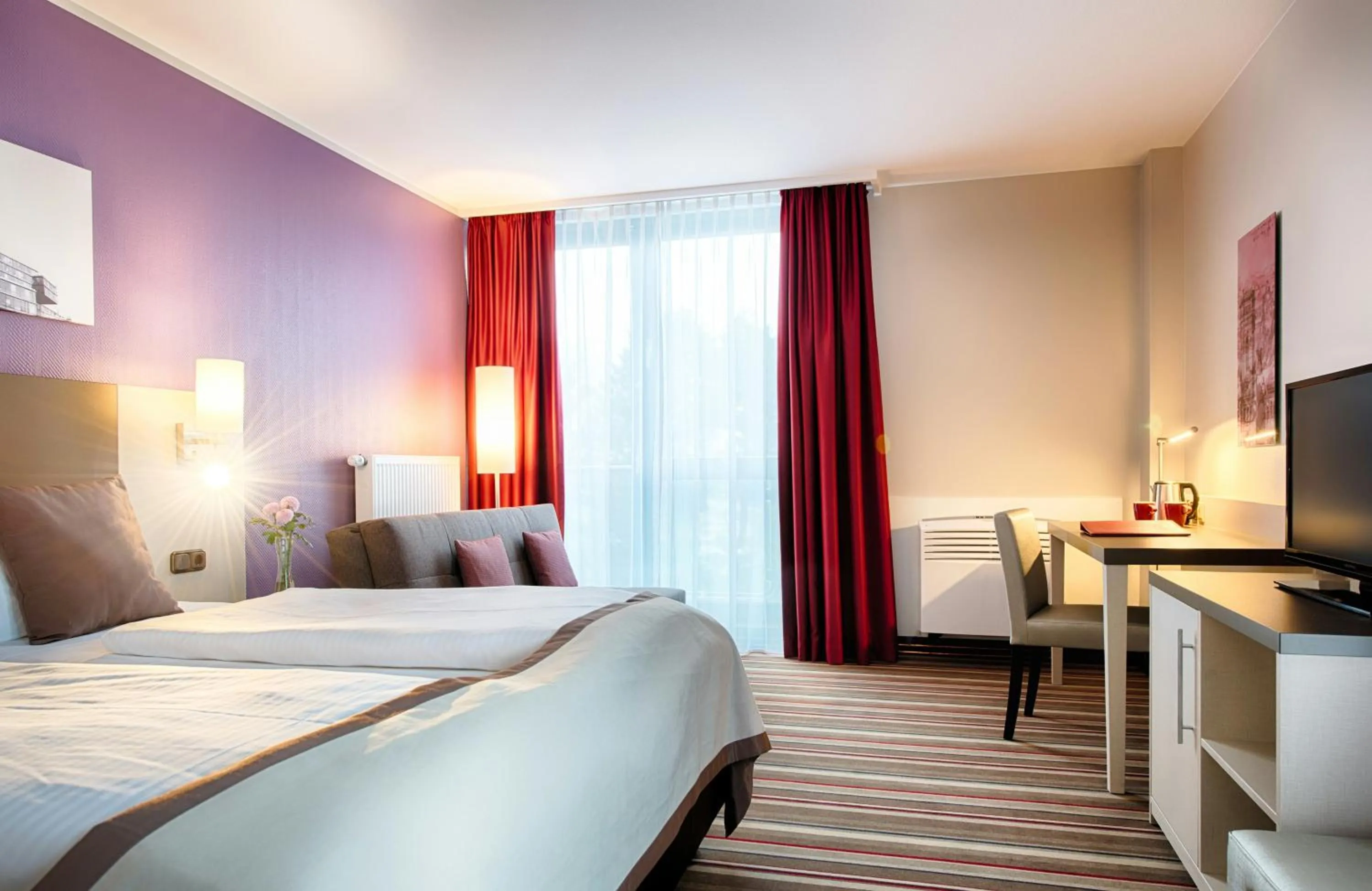 Bedroom, Bed in Leonardo Hotel Hannover Airport