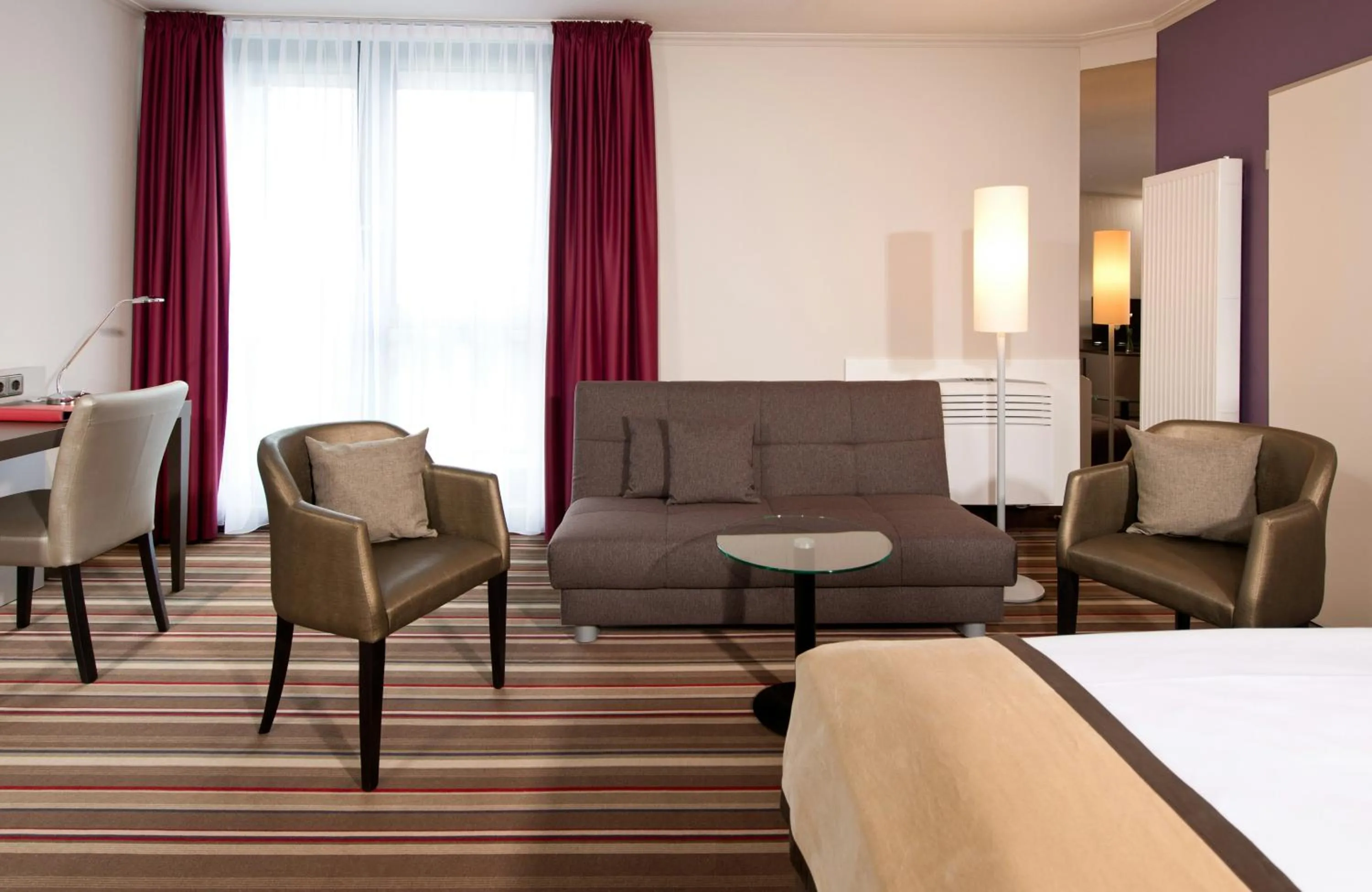 Photo of the whole room, Bed in Leonardo Hotel Hannover Airport