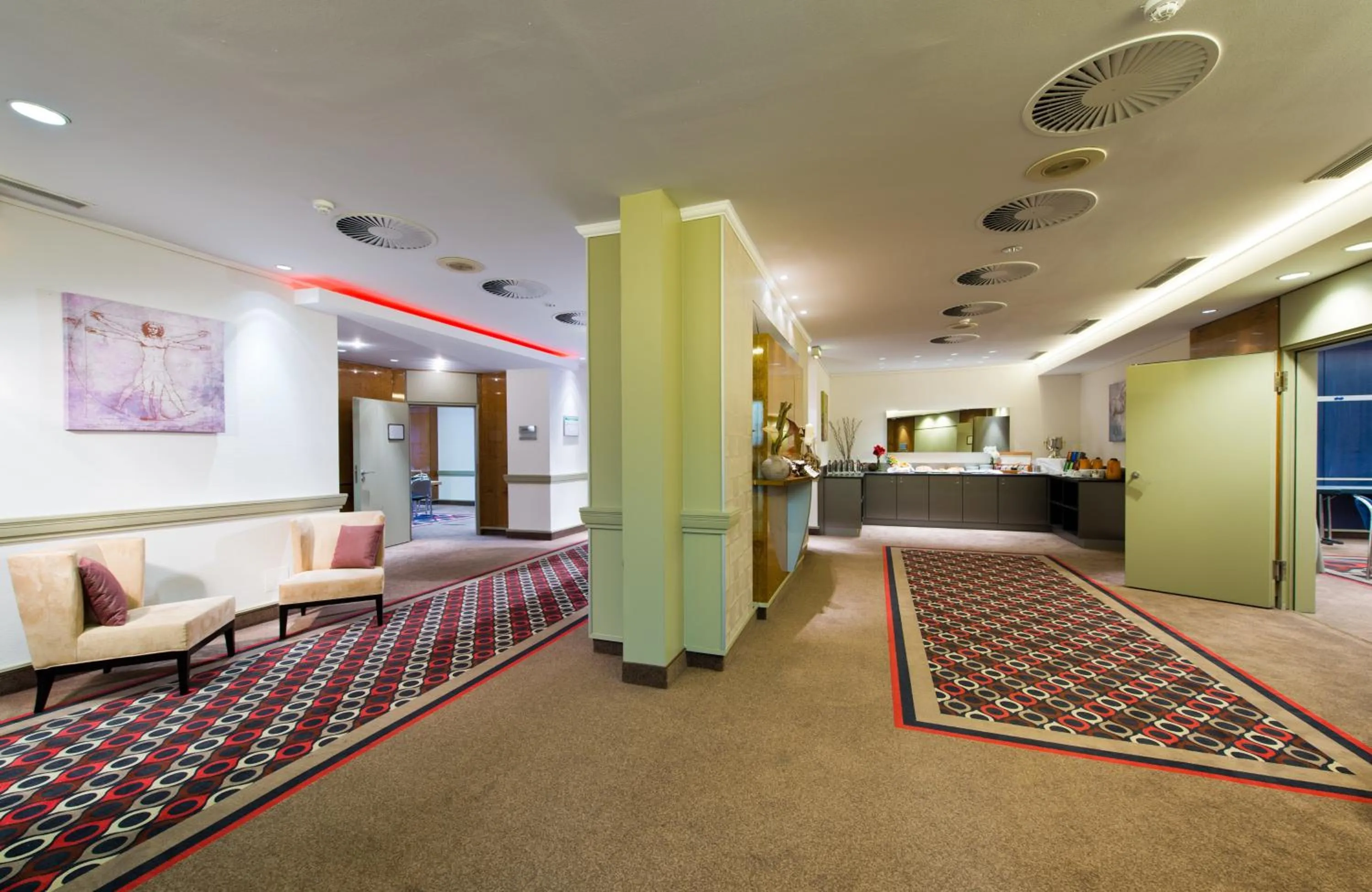 Meeting/conference room in Leonardo Hotel Hannover Airport