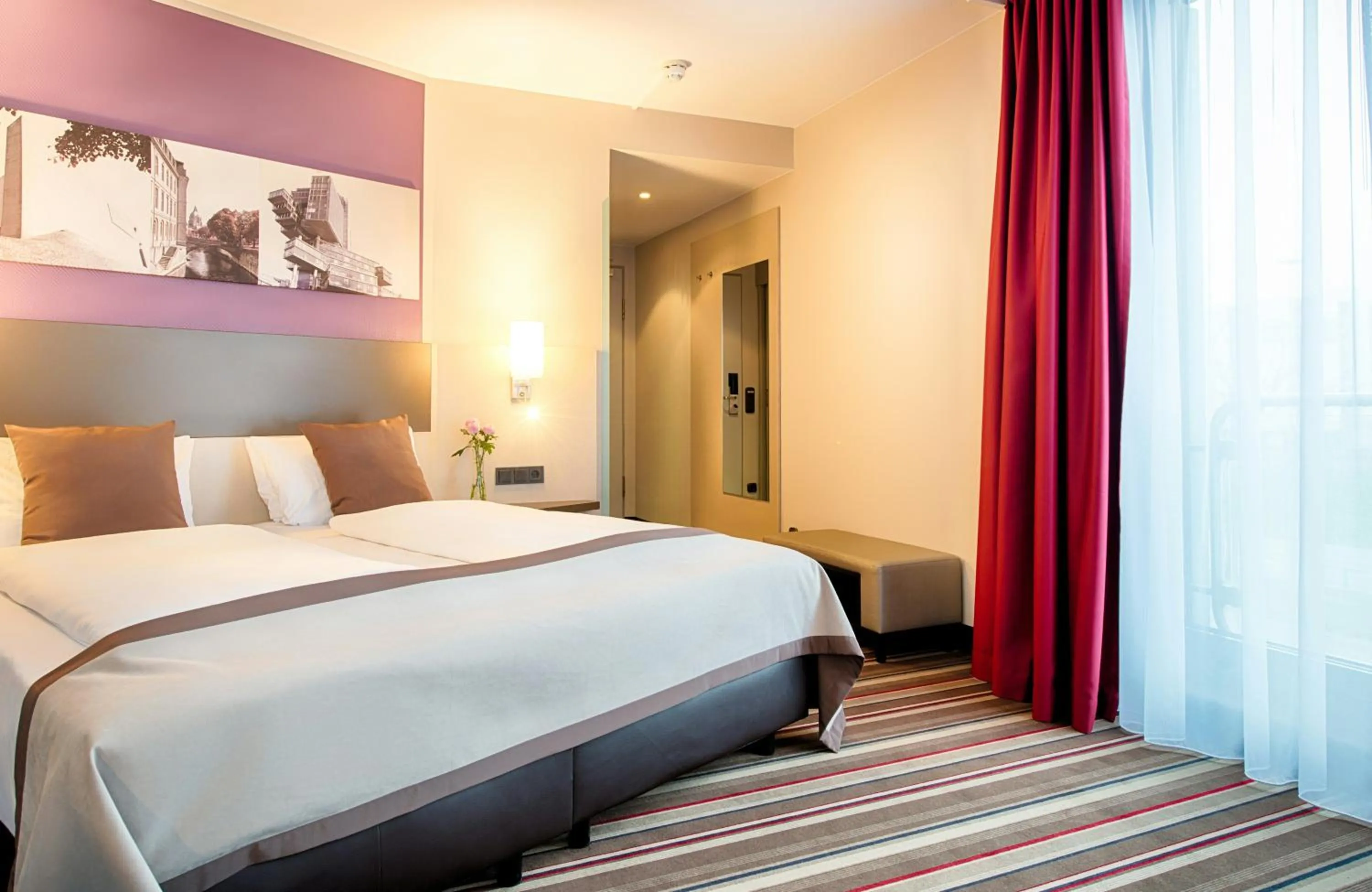 Bedroom, Bed in Leonardo Hotel Hannover Airport