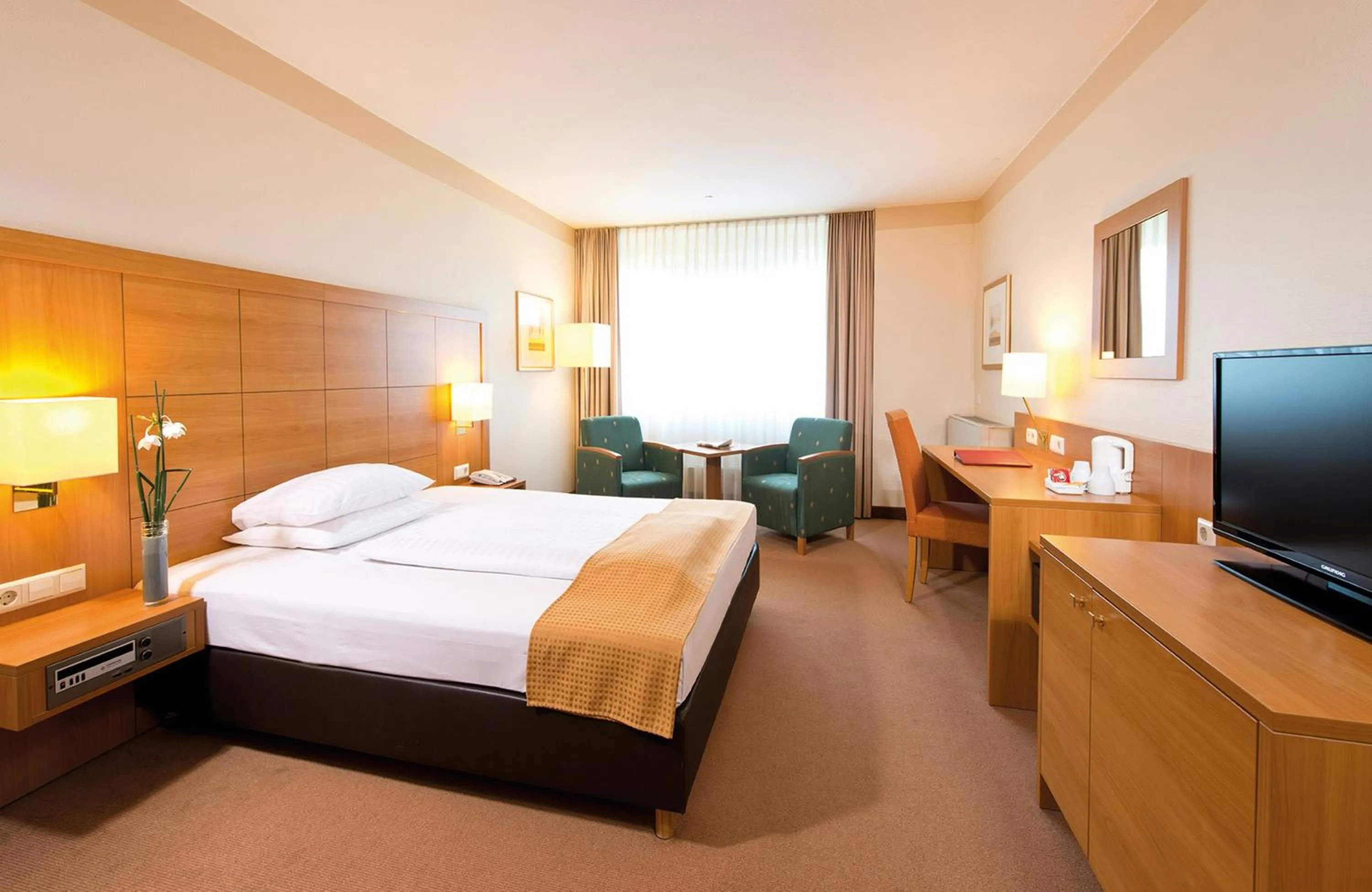 Photo of the whole room, Bed in Leonardo Hotel Heidelberg Walldorf