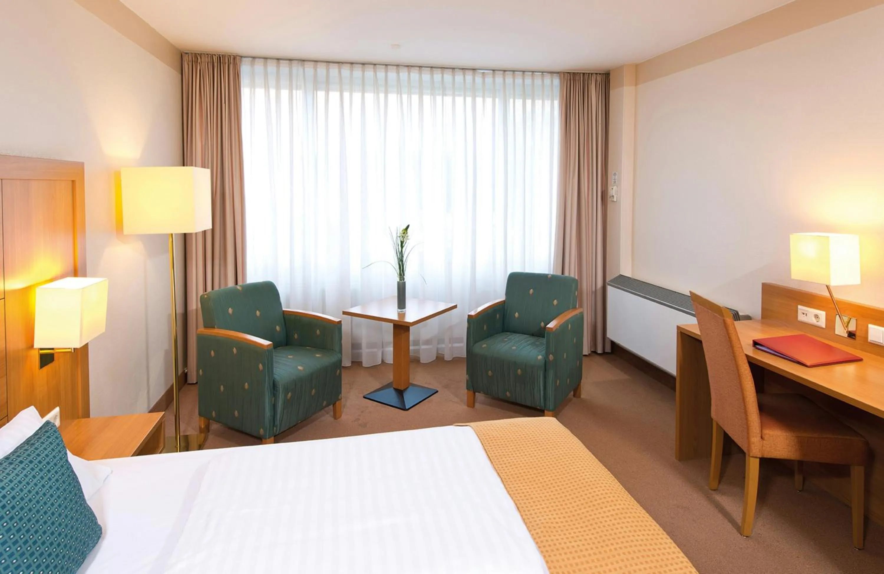 Photo of the whole room, Bed in Leonardo Hotel Heidelberg Walldorf